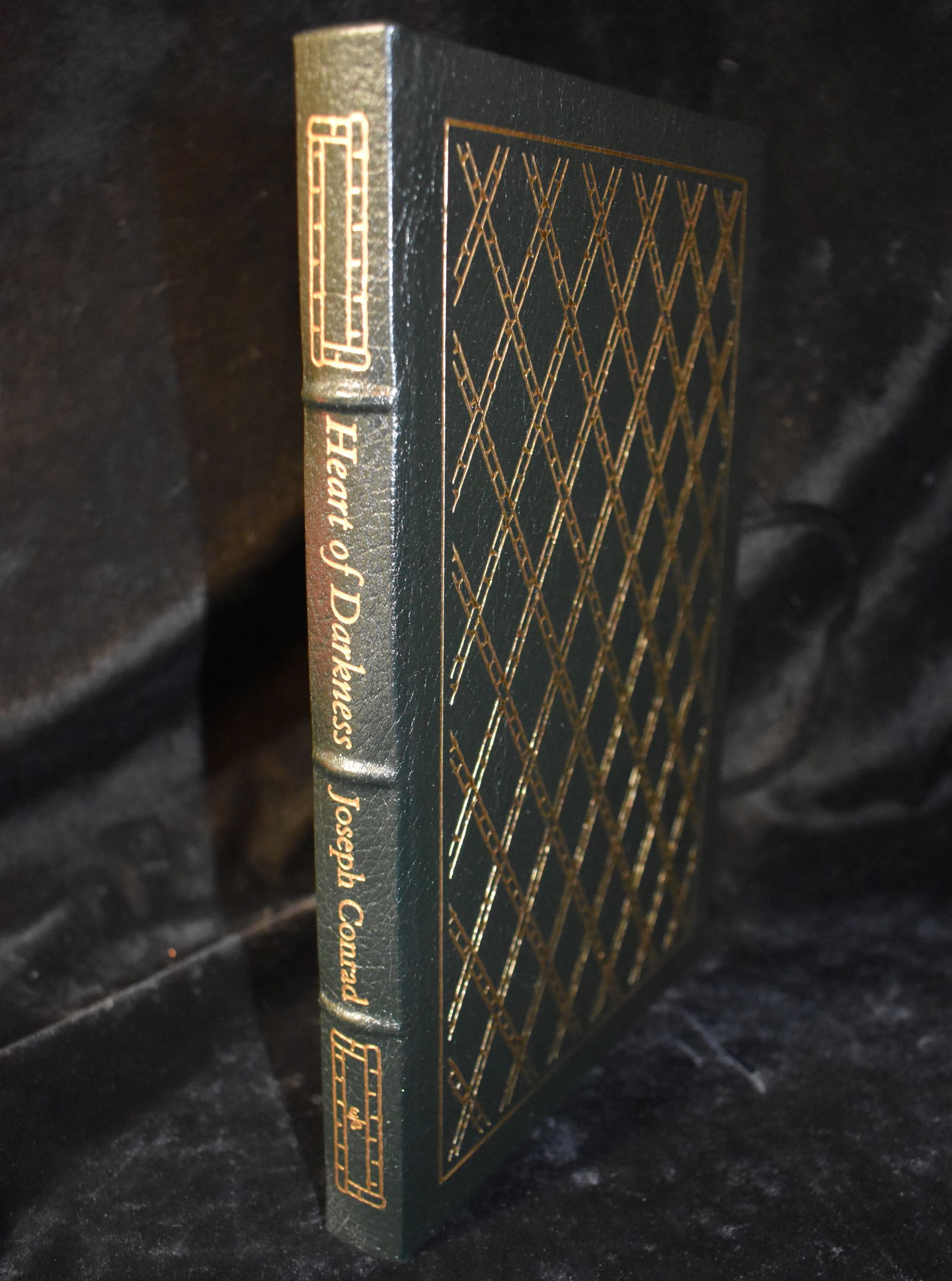 Heart of Darkness by Joseph Conrad 1980 Easton Press Full Leather Hardback Book (1 of 8)