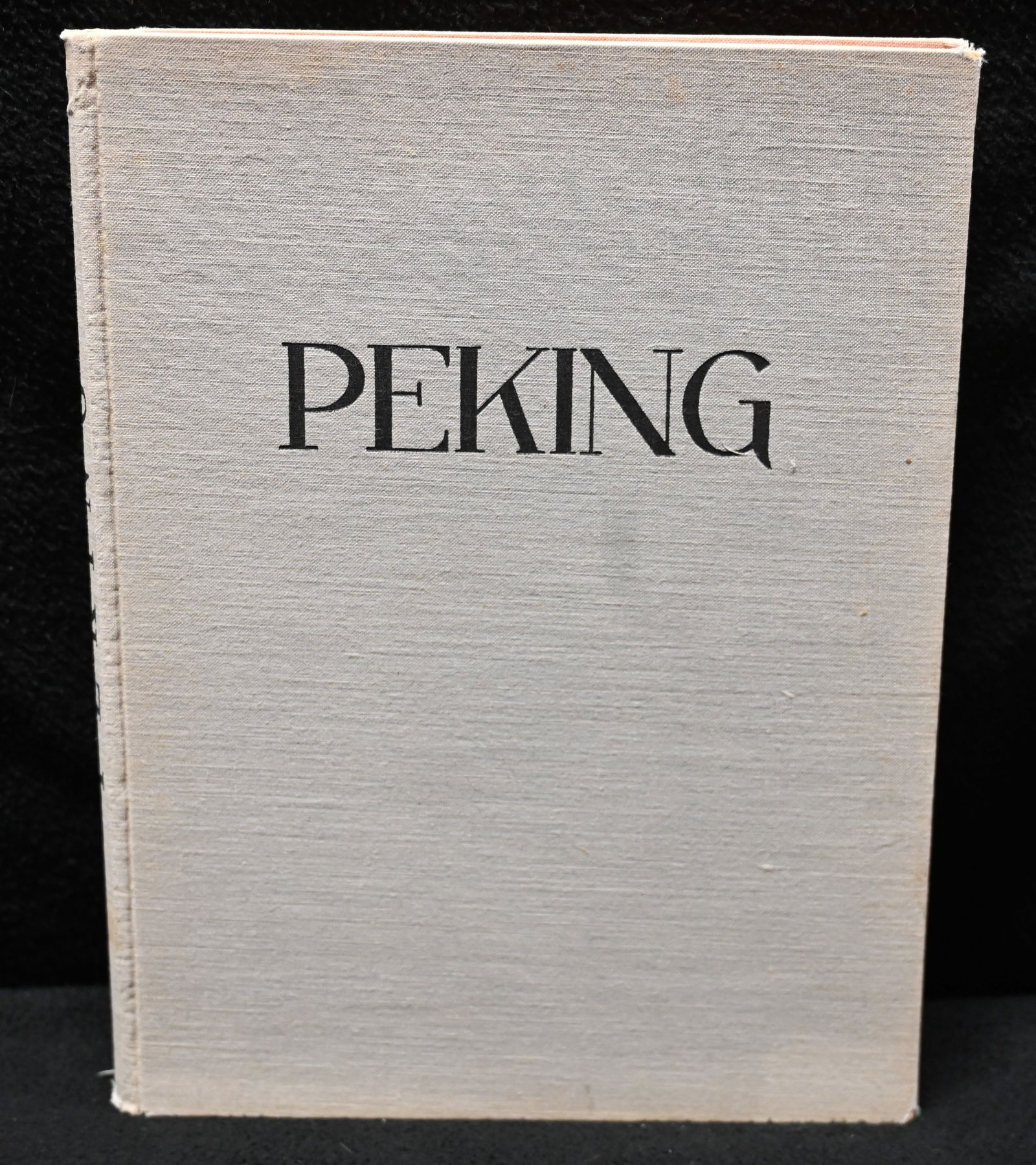 Peking Copyright 1928 Printed in Germany and Text is in German. (1 of 11)