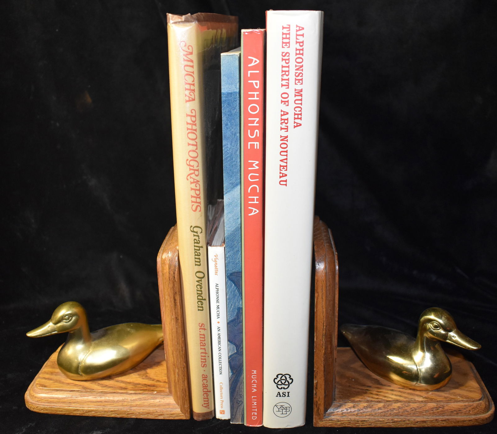 5 Alphonse Mulcha Art Books: Alphonse Mucha - The Spirit of Art Nouveau by Mucha, Alphonse M., Dvoiak, Anna, Arwas, Victor, Art Services International Staff, Jana, Ikov A.. Published by Art Services International, 1998. Excellent