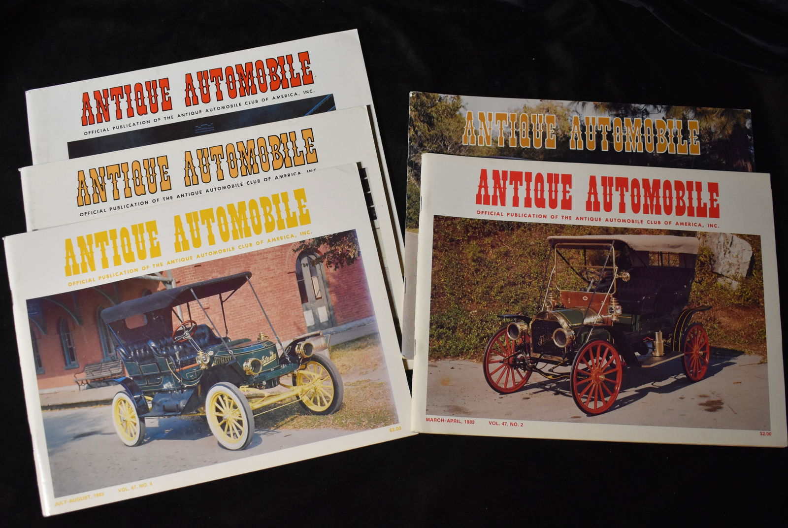 5 1983 Antique Automobile Books/Magazines Automobile Club of America: 5 1983 Antique Automobile Books/Magazines. Published by The Antique Automobile Club of America 1983. All 5 are in very good condition with minor shelf wear. This would be the complete year for this ma