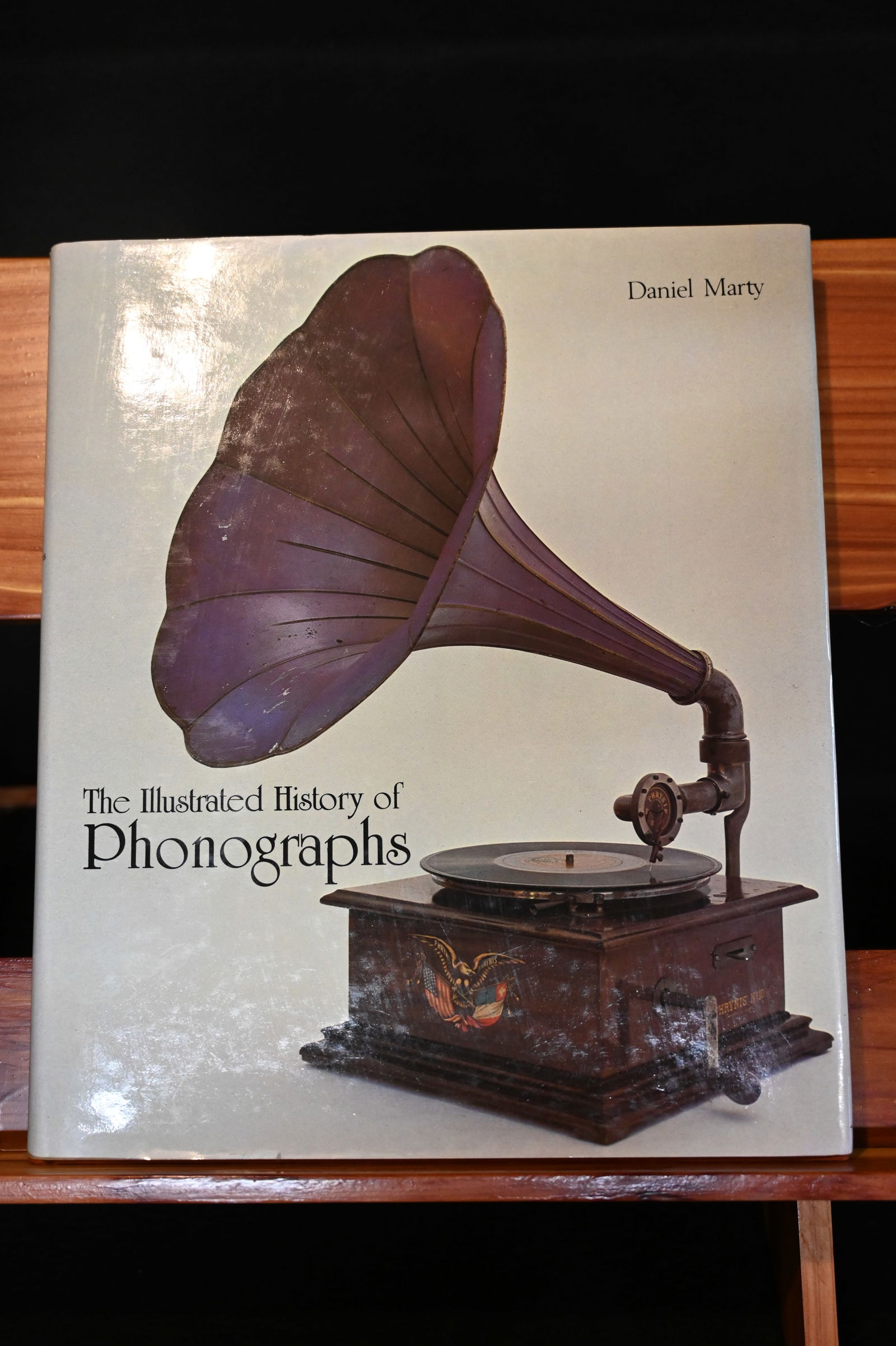 The Illustrated History of Phonographs. (1 of 8)