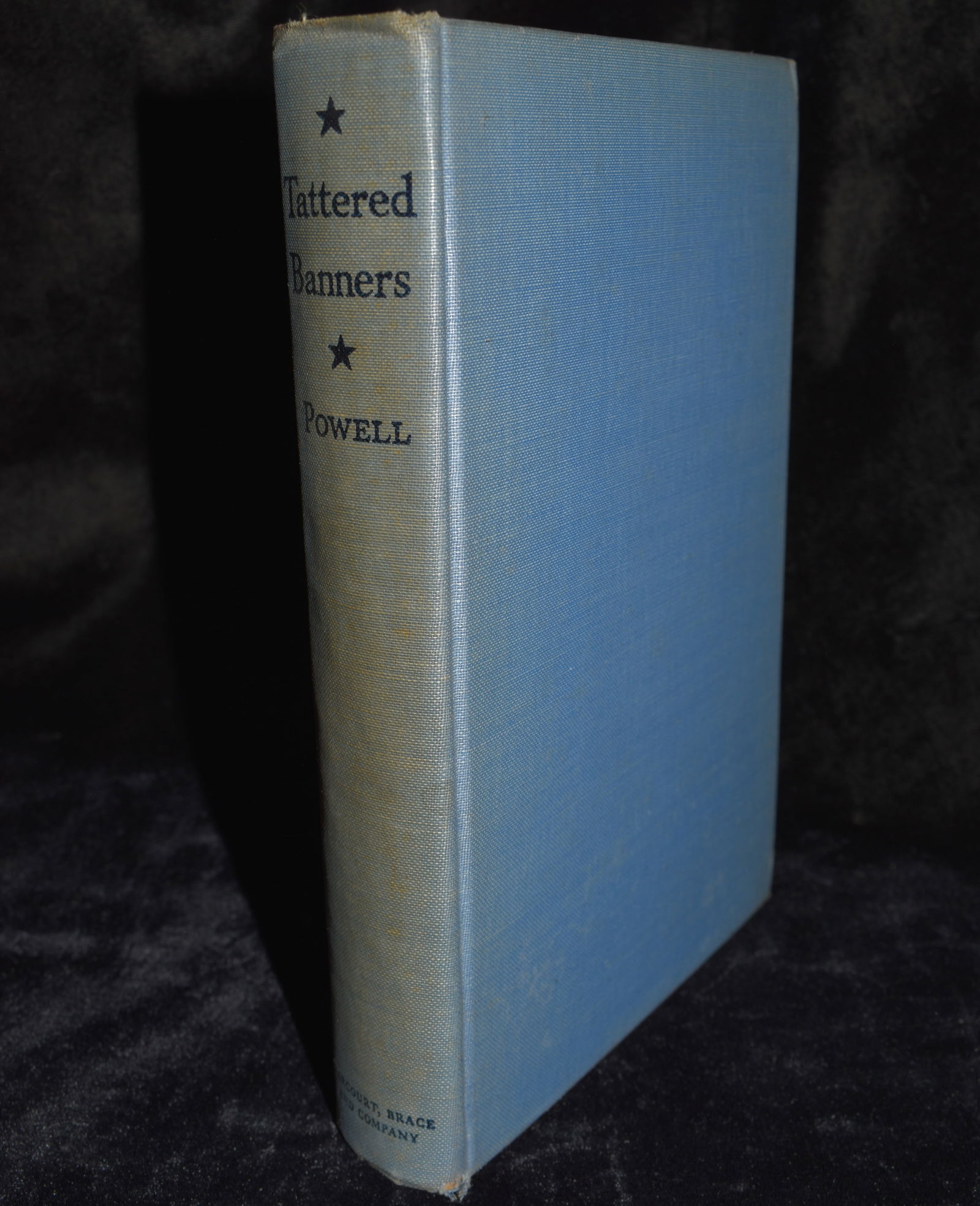 1933 1st Edition - Tattered Banners by Talcott Powell: Tattered Banners by Talcott Powell. Published by Harcourt, Brace and Company 1933. First Edition. Very good - Condition Hardback. Shelf wear to corners. Spine has darkening. Internally age