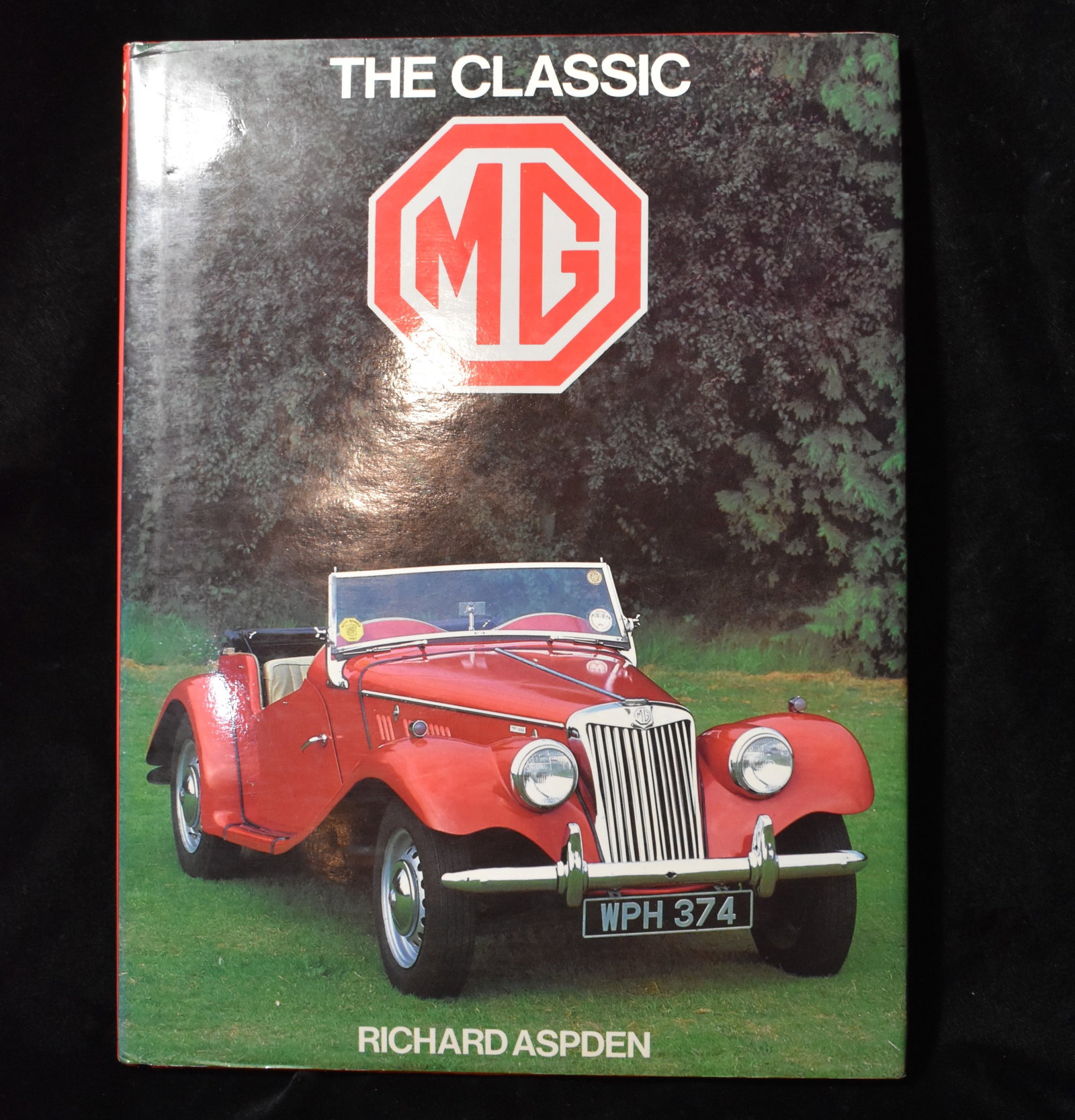 The Classic MG by Richard Aspden - 1984 Hardback: The Classic MG by Richard Aspden. Published by Bison Books Corp., 1984. Excellent condition hardback with dust cover.
