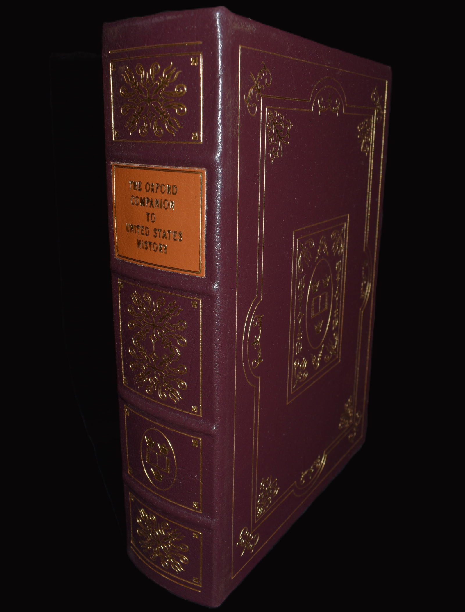 The Oxford Companion to United States History by Paul Boyer - 2001 Easton Press Full Leather: The Oxford Companion to United States History by Paul Boyer, Editor. Published by Easton Press, 2001. Fine condition full leather hardback with gold gilt to cover and page edges. Collector's Edition.