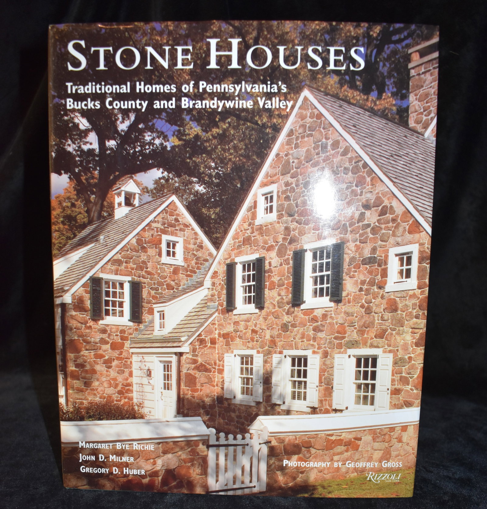Stone Houses: Traditional Homes of Pennsylvania's Bucks County and Brandywine Valley 2009 Hardback: Stone Houses: Traditional Homes of Pennsylvania's Bucks County and Brandywine Valley by Richie, Margaret Bye; Huber, Gregory D.; Milner, John D.. Published by Rizzoli, 2009. Excellent conditon hardbac