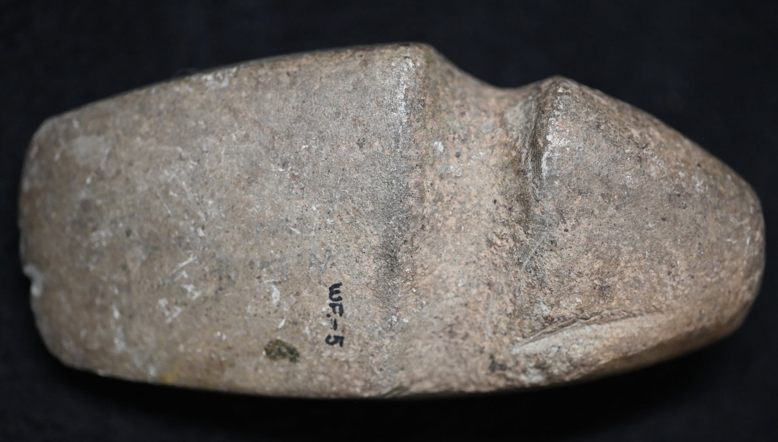 3/4 Groove Axe Found in Woodford Co. Illinois 4 3/4".: 3/4 Groove Axe Found in Woodford Co. Illinois 4 3/4".
