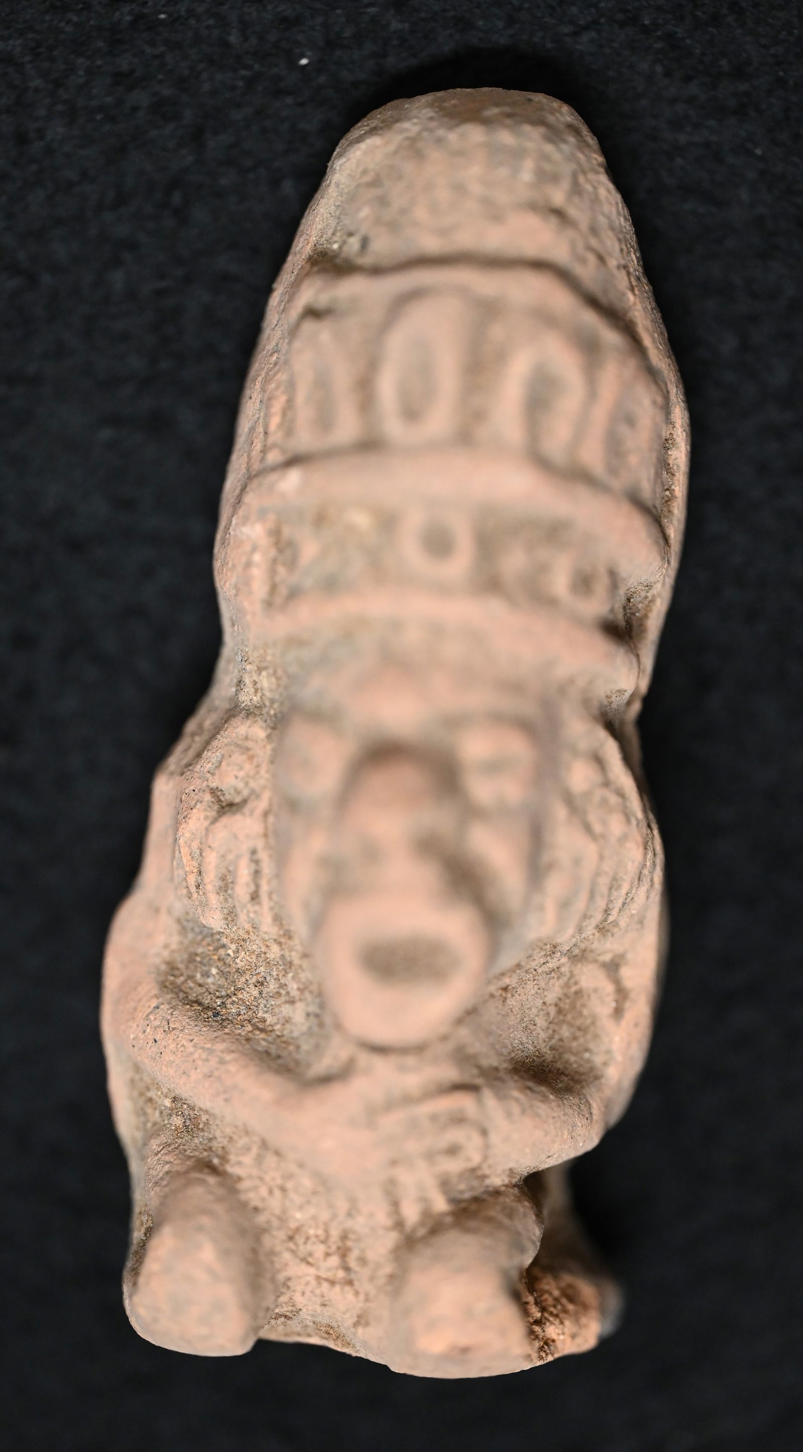 Pre-Columbian Maya Pottery 3 7/16" Figure.: Pre-Columbian Maya Pottery 3 7/16" Figure.