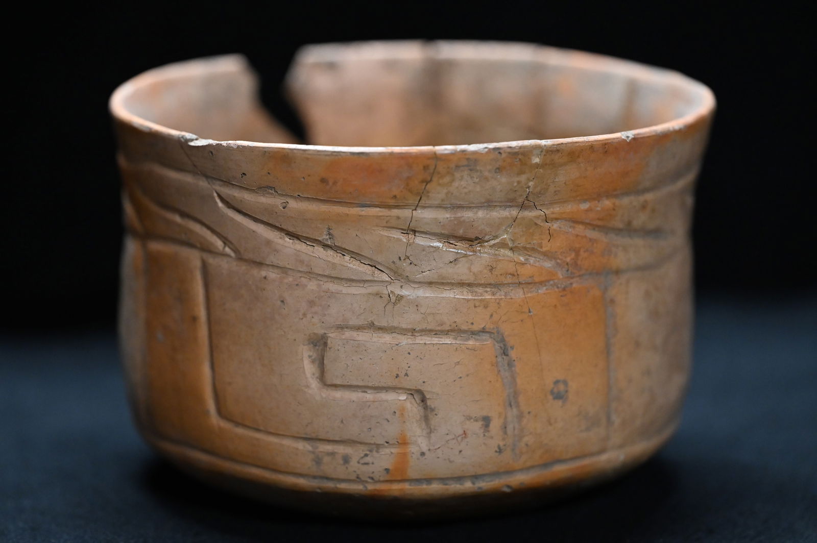 Maya Incised Orange ware Bowl 4 3/8" Tall x 6 3/4" Wide. (1 of 8)