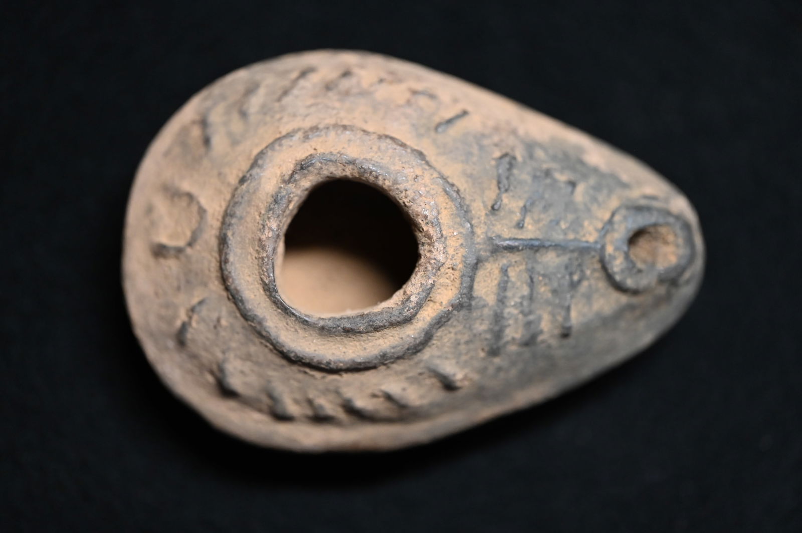 Holy Land Terracotta Oil Lamp Circa 400-700 AD. 3 7/16" long. (1 of 5)