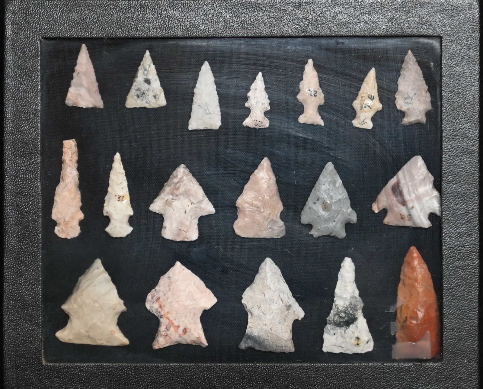 18 Bird Points & Arrowheads Found in Pettis Co. Missouri 1 1/2" Longest in a 5" x 6" Frame. (1 of 5)