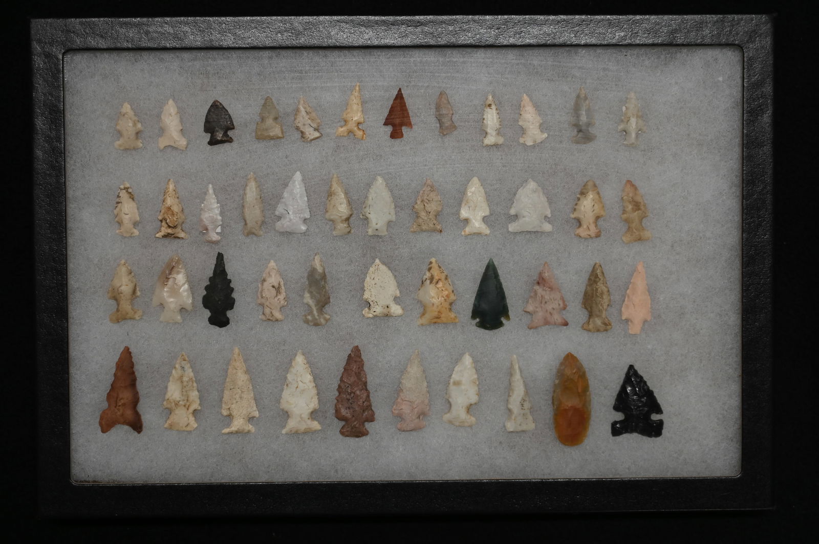 45 Bird Points Found in MO/IL 1 5/8" Longest in a 8" x 12" Frame. (1 of 7)