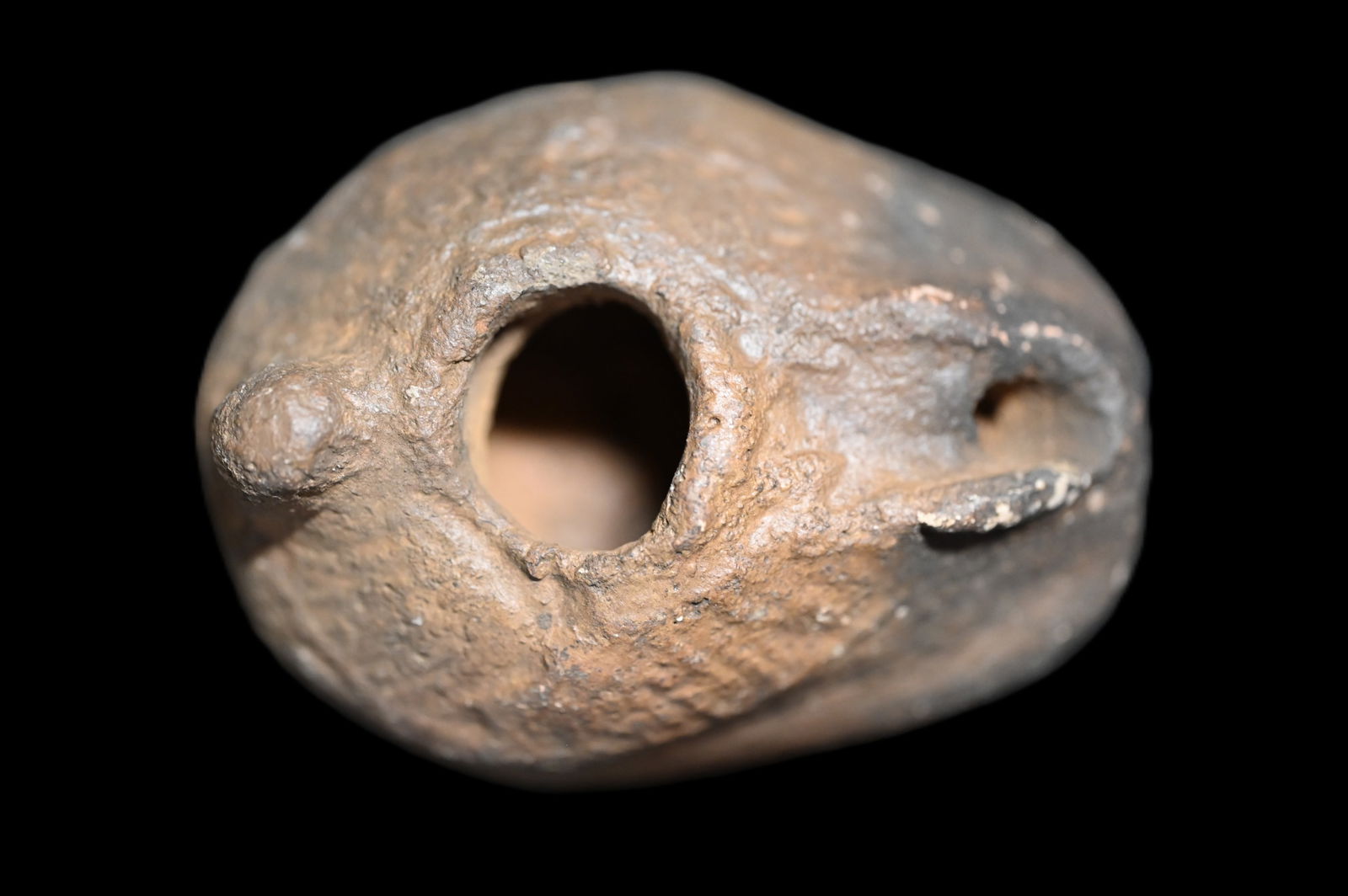 Holy Land Terracotta Oil Lamp Circa 400-700 AD. 2 7/8" long. (1 of 5)