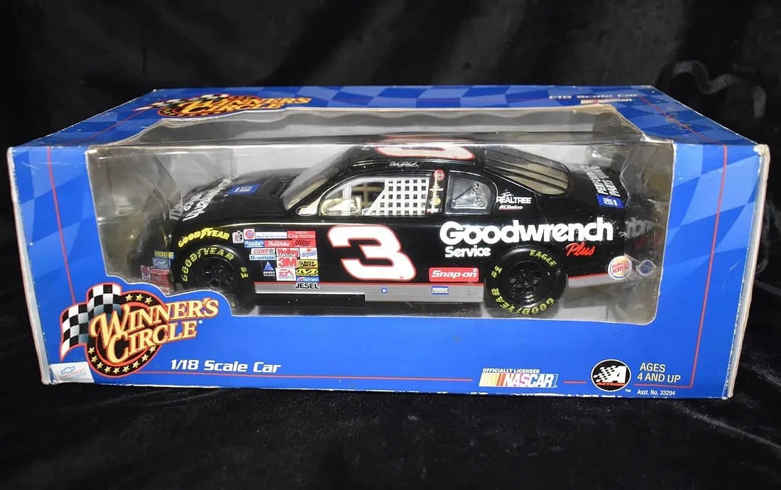 1:18 Scale Dale Earnhardt Goodwrench 3 2002 Winner's Circle Monte Carlo Die Cast . NIB: 1:18 Scale Dale Earnhardt Goodwrench 3 2002 Winner's Circle Monte Carlo Die Cast . NIB