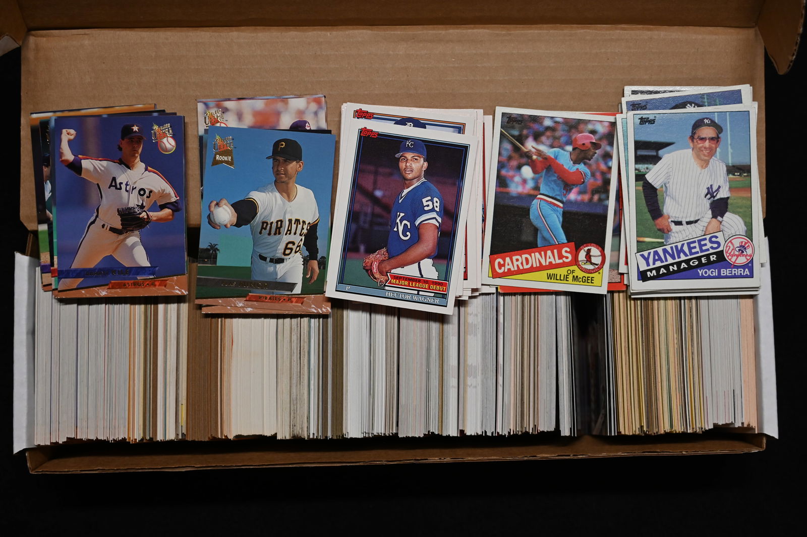 Mixed Group of Approx. 800 Baseball Cards 80's, 90's, 2000's. (1 of 3)
