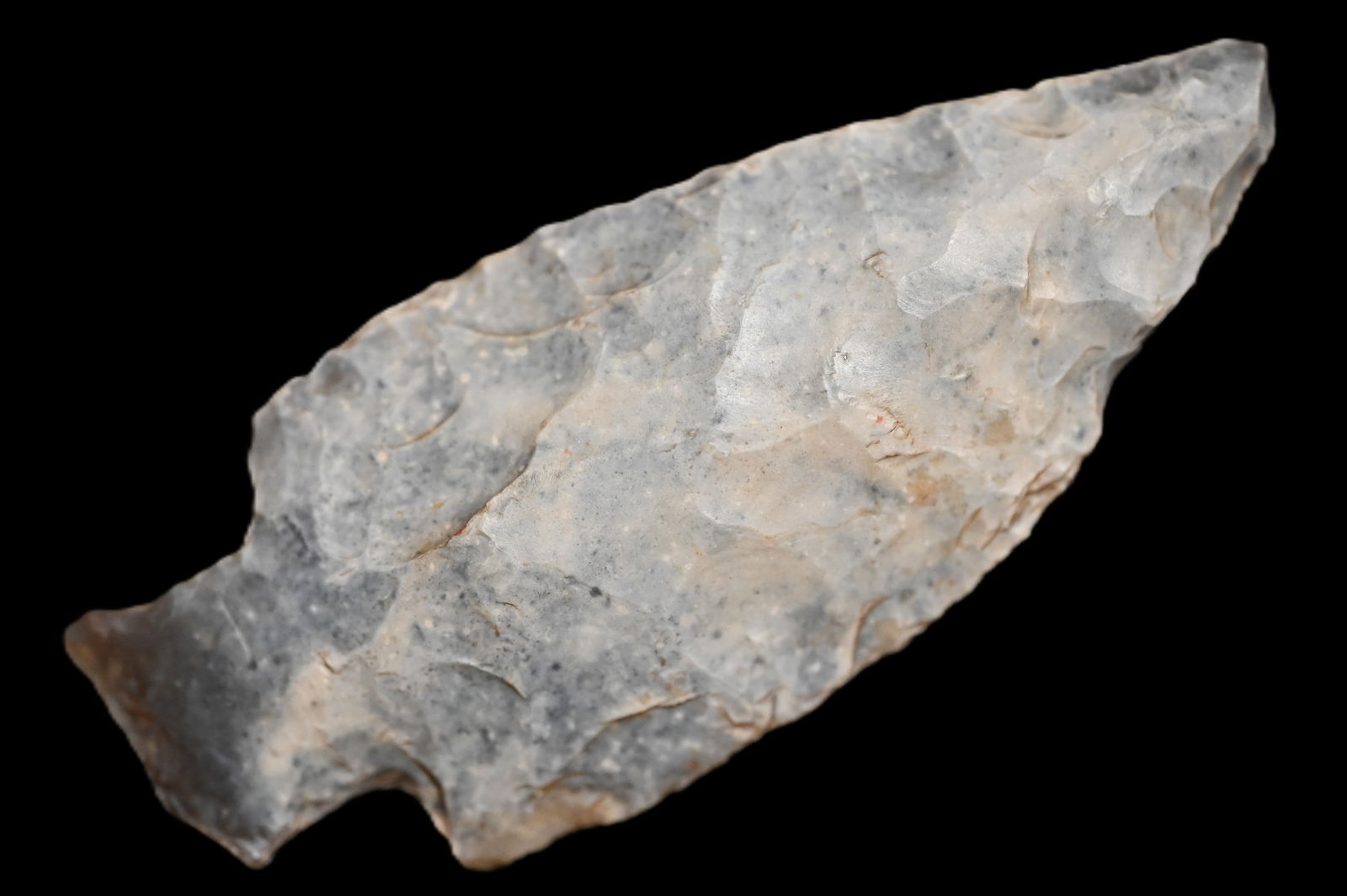 3 1/8" Hanna Northern Knife River Chert Arrowhead Found in South Dakota Ex: Dan Maas Collection. (1 of 6)
