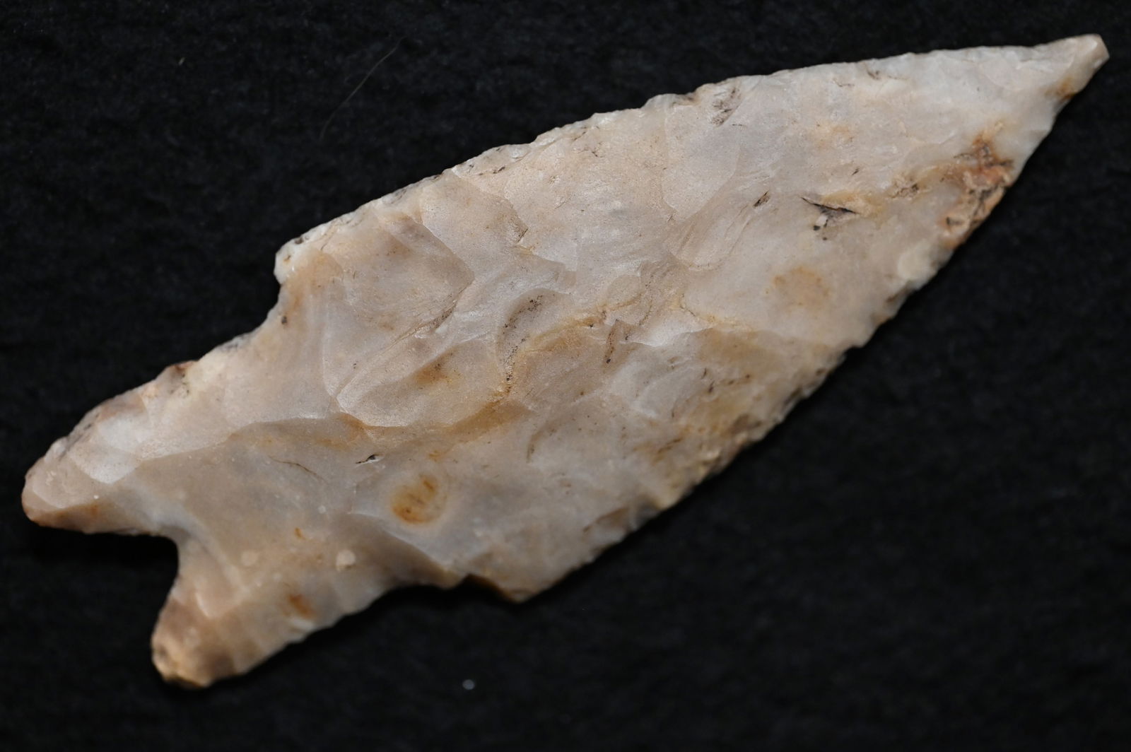 3 3/4" Pedernales Arrowhead Found in Texas.: 3 3/4" Pedernales Arrowhead Found in Texas.