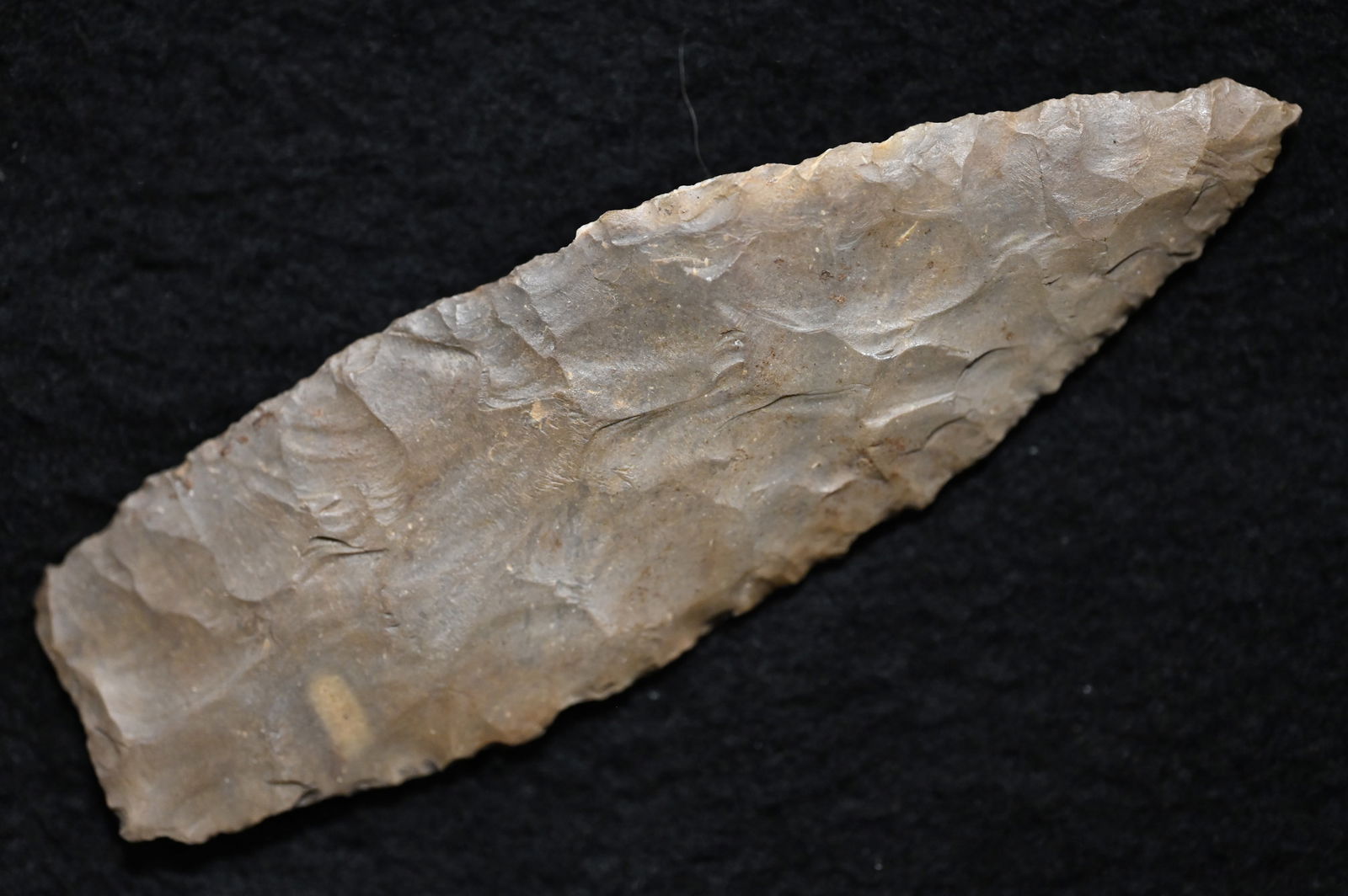 3 7/8" Paleo Lance Arrowhead found in Tennessee/Kentucky area. Ex: Walt McIntyre Collection. (1 of 5)