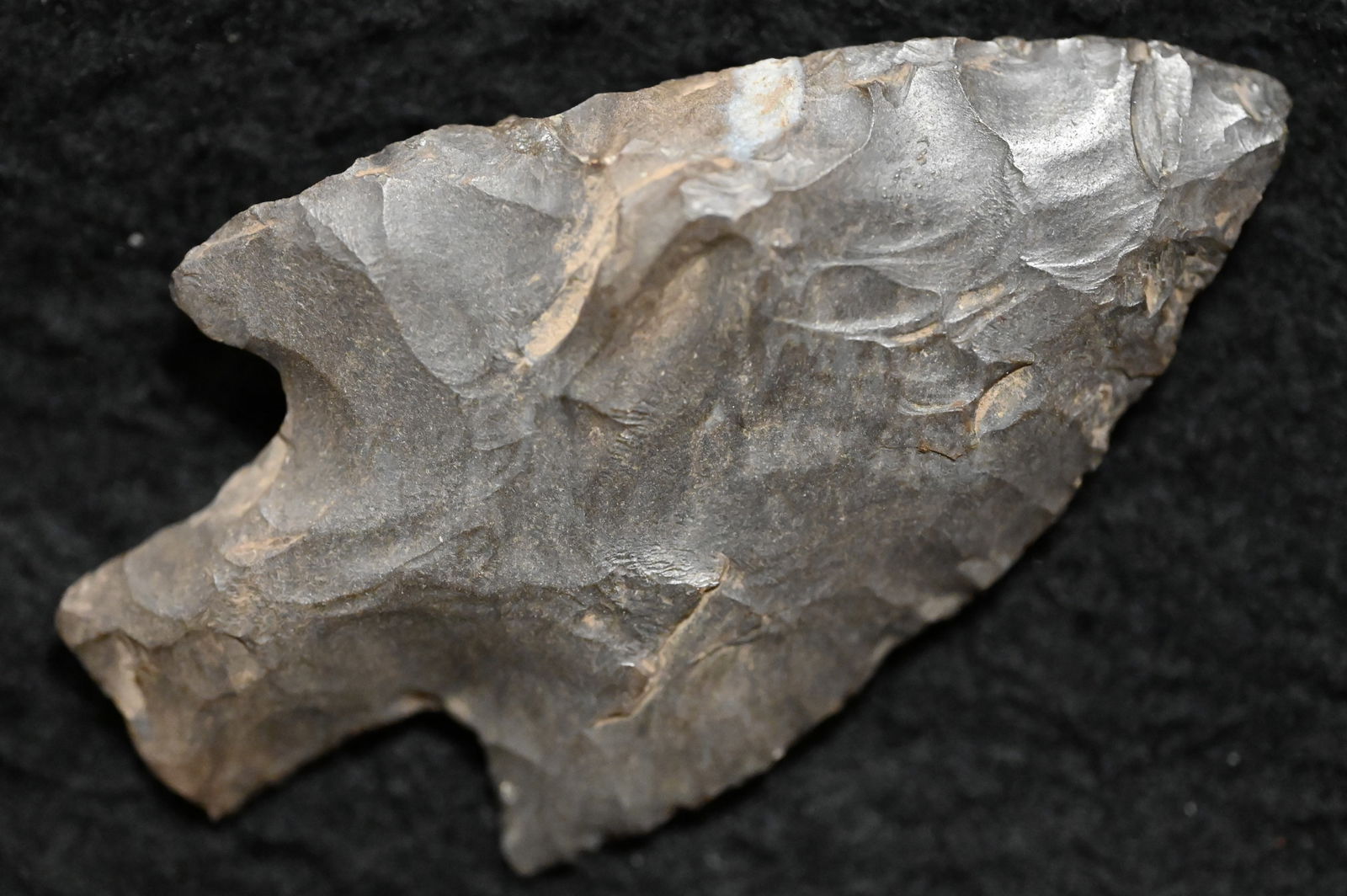 2 5/8" Buck Creek Arrowhead found in Tennessee/Kentucky area. Ex: Walt McIntyre Collection. (1 of 5)