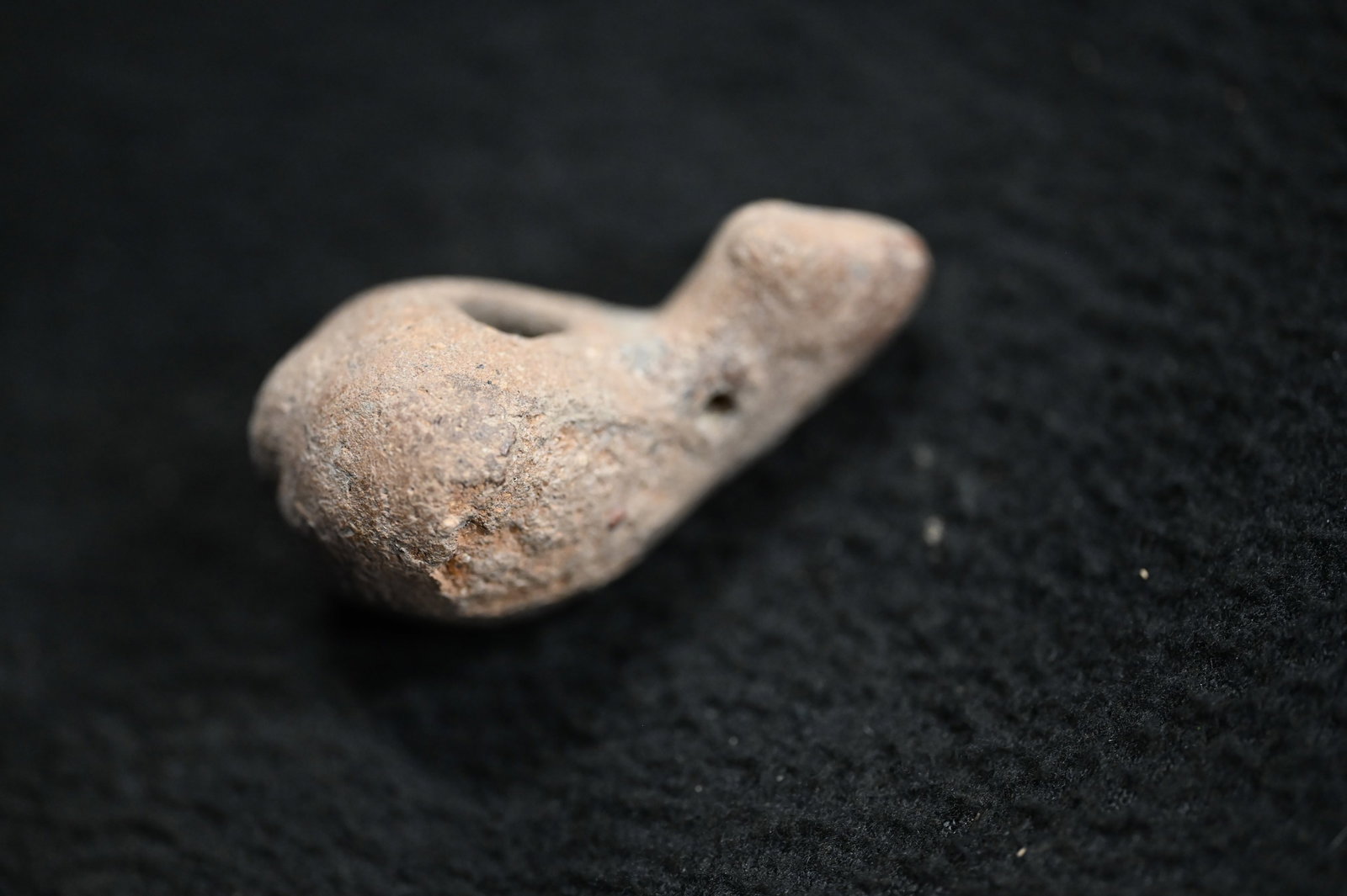 Pre-Columbian Pottery Bird Effigy Whistle/Pendant.1 5/8". (1 of 5)
