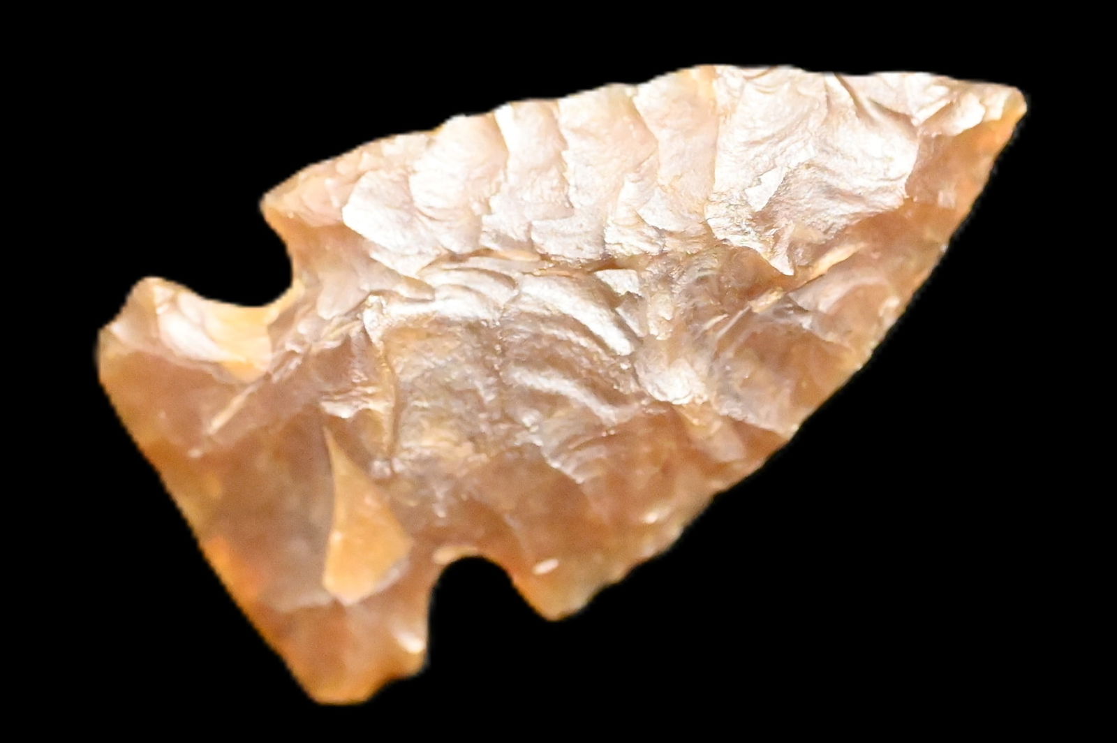 1 3/16" Besant Knife River Arrowhead Found in South Dakota. (1 of 6)