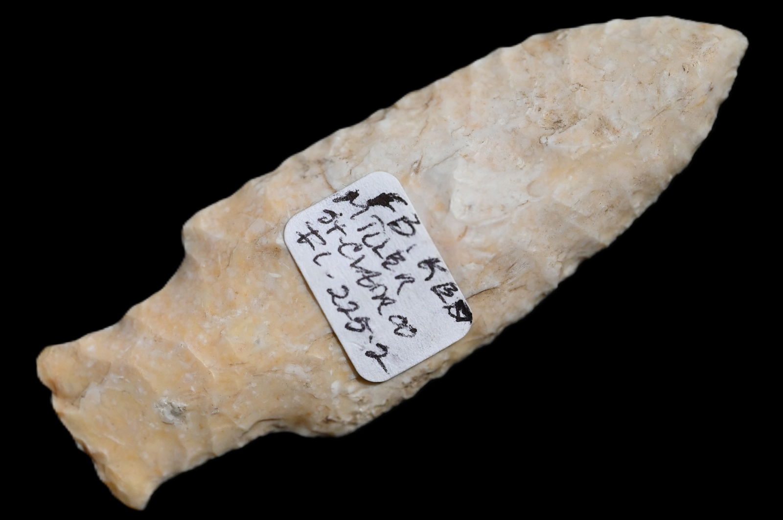 3 1/16" Munkers Creek Arrowhead Found in St. Clair Co. Illinois by Ken Miller.: 3 1/16" Munkers Creek Arrowhead Found in St. Clair Co. Illinois by Ken Miller.