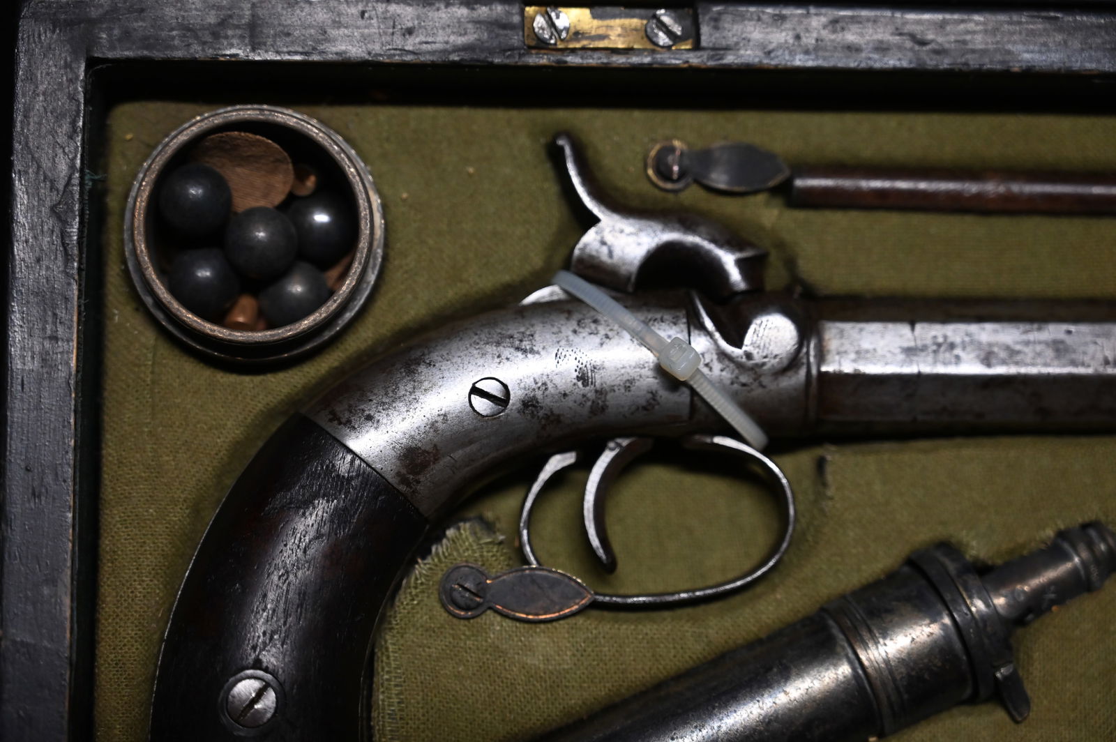 Professor Bloomberg's Vampire Killing Kit. - 10