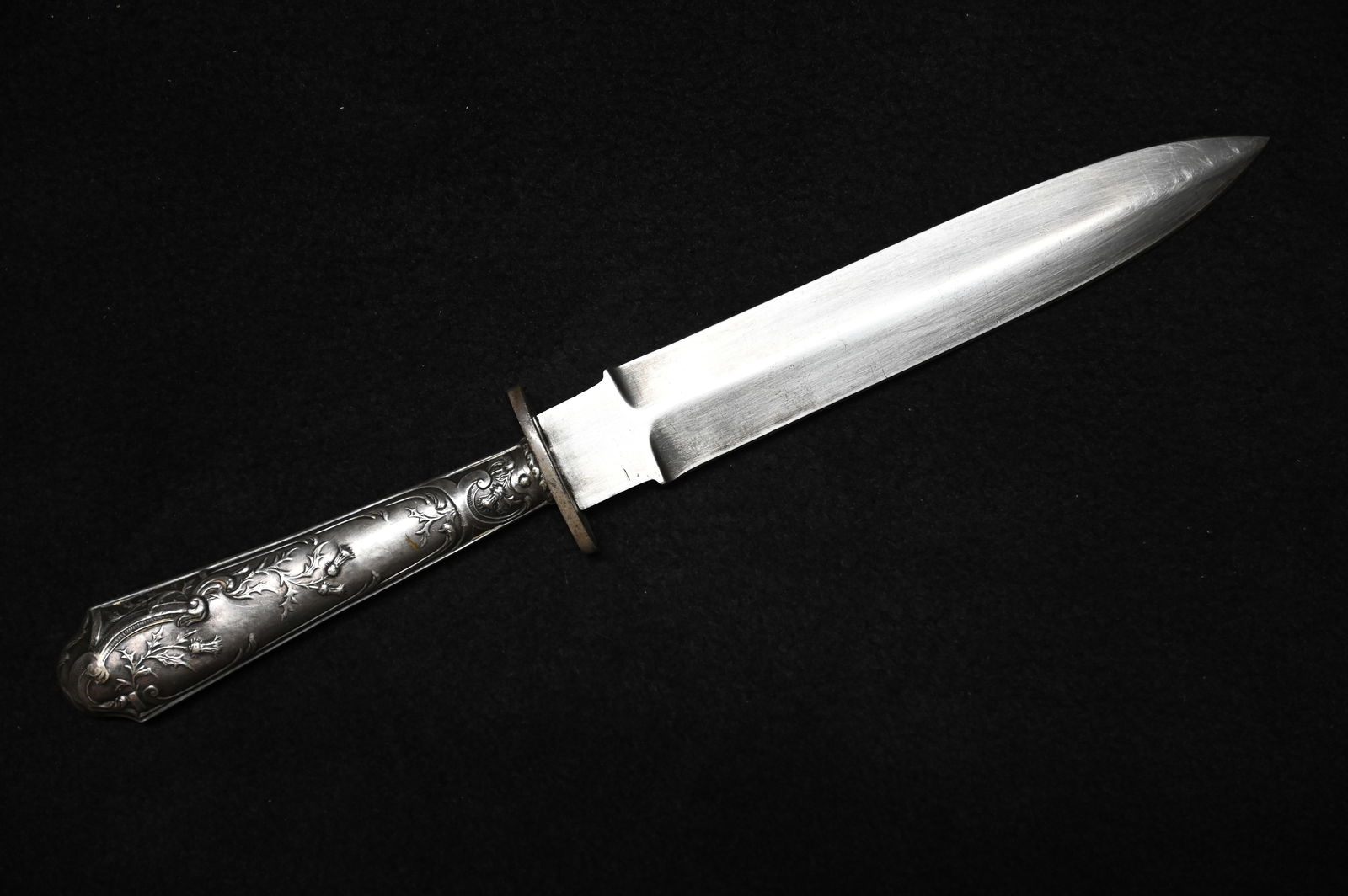 Professor Bloomberg's Vampire Killing Kit. - 11