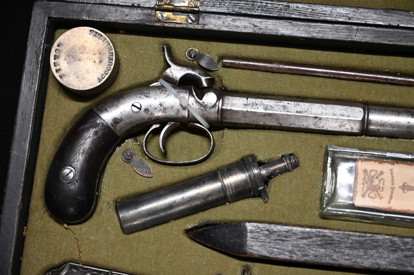 Professor Bloomberg's Vampire Killing Kit. - 5