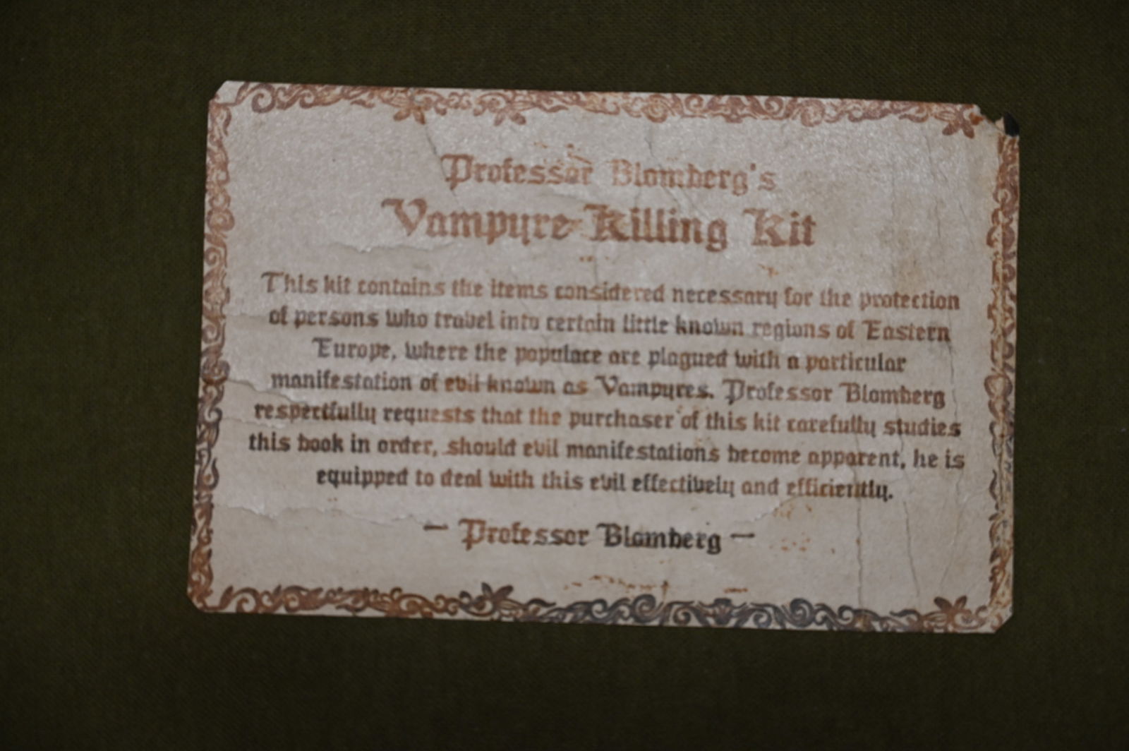 Professor Bloomberg's Vampire Killing Kit. - 7