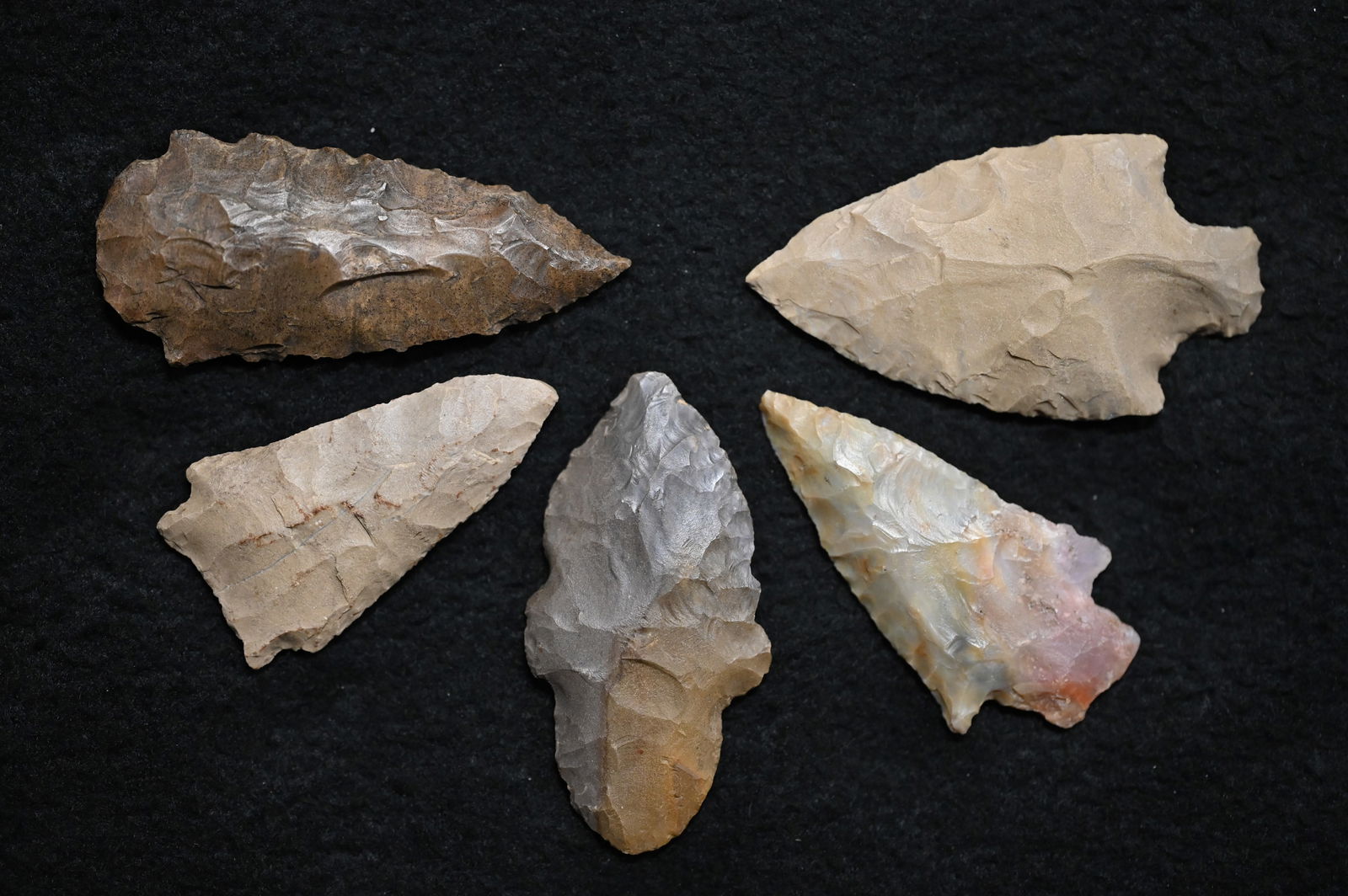 5 Arrowheads 2 3/4" Longest Found in Tennessee. (1 of 3)