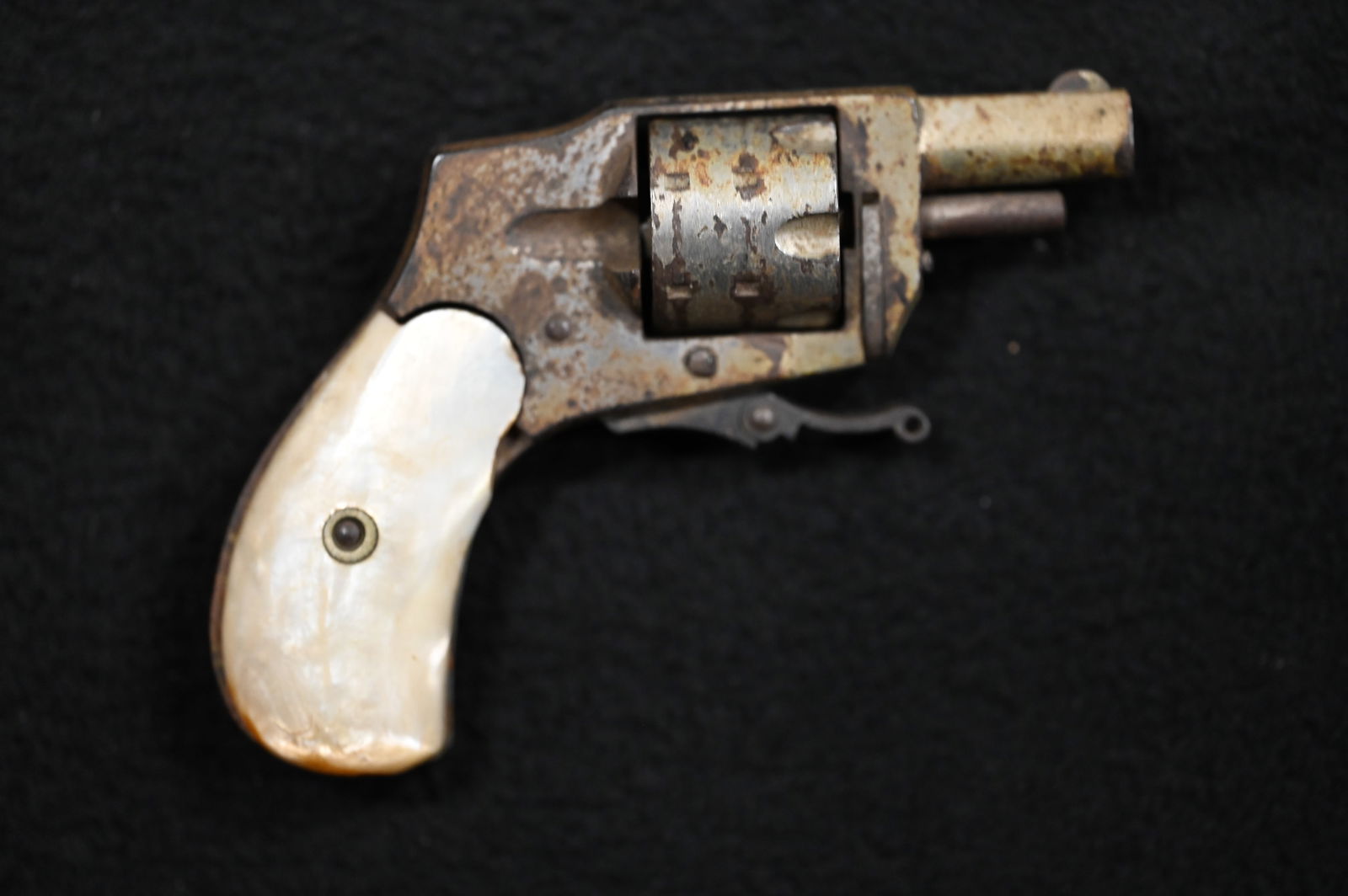Pearl Handled Hammerless Folding Trigger Pistol. No FFL required. 19th century. (1 of 7)