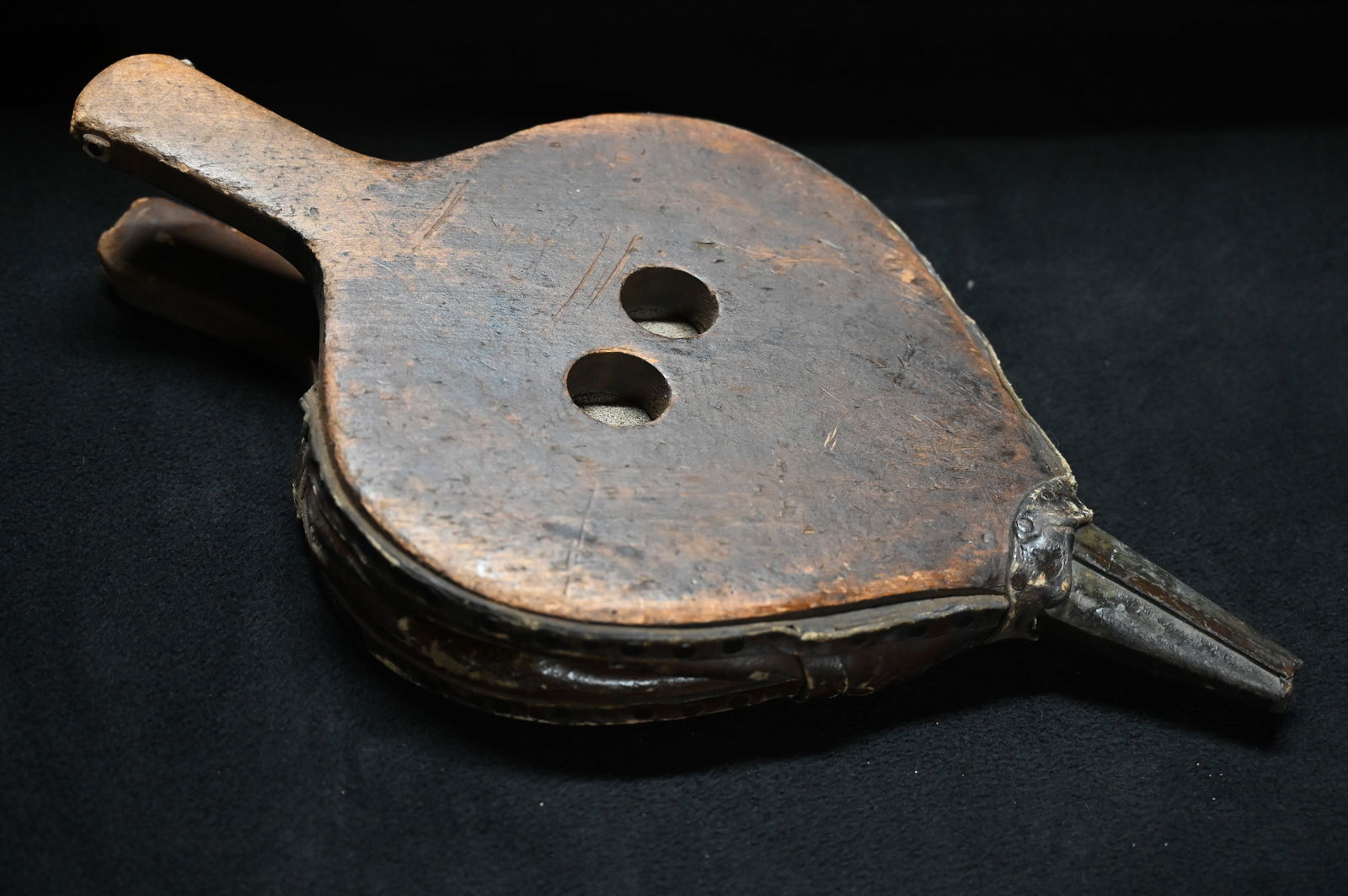 Vintage 18" Fireplace Bellow. (1 of 6)