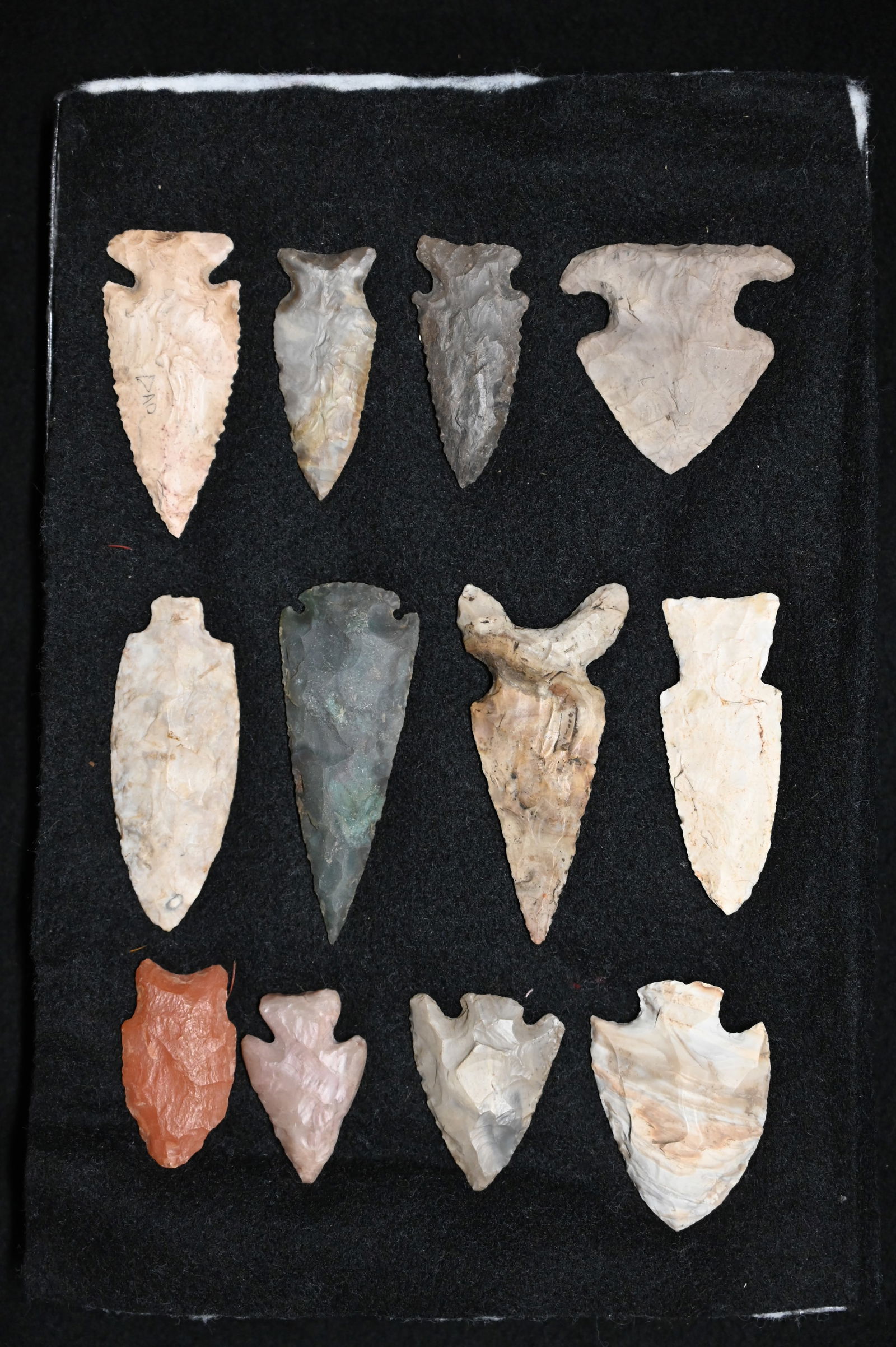 12 Modern & re-chipped Arrowheads 3 9/16" longest in a 8" x 12" Frame. (1 of 5)