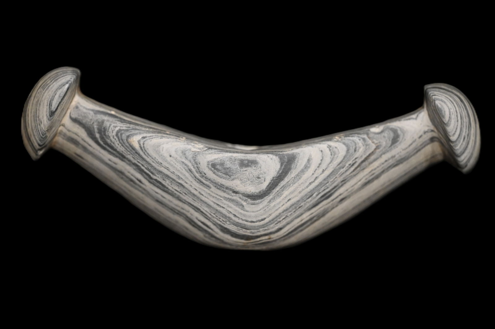 5 3/8" Knobbed Crescent Bannerstone Jackson COA. Modern Made. (1 of 6)