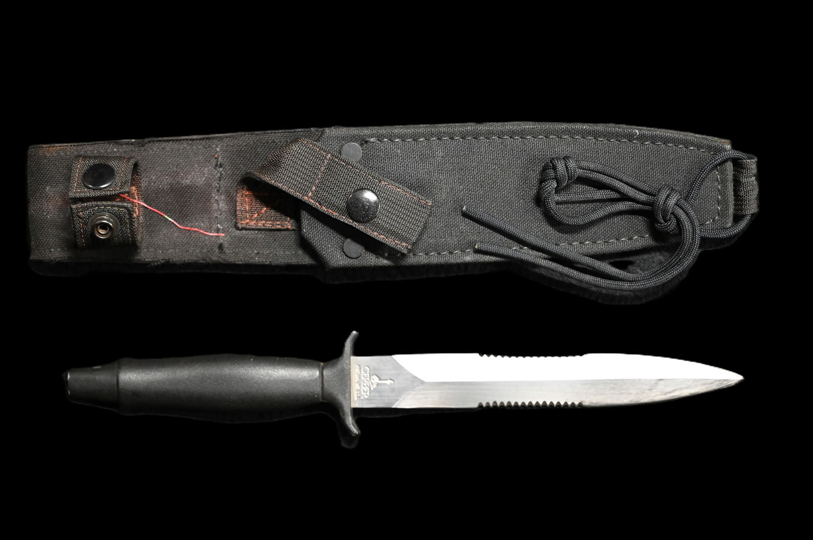 Gerber K1433S Dagger / Combat Knife 12" long. 7" blade with the original sheath. (1 of 11)
