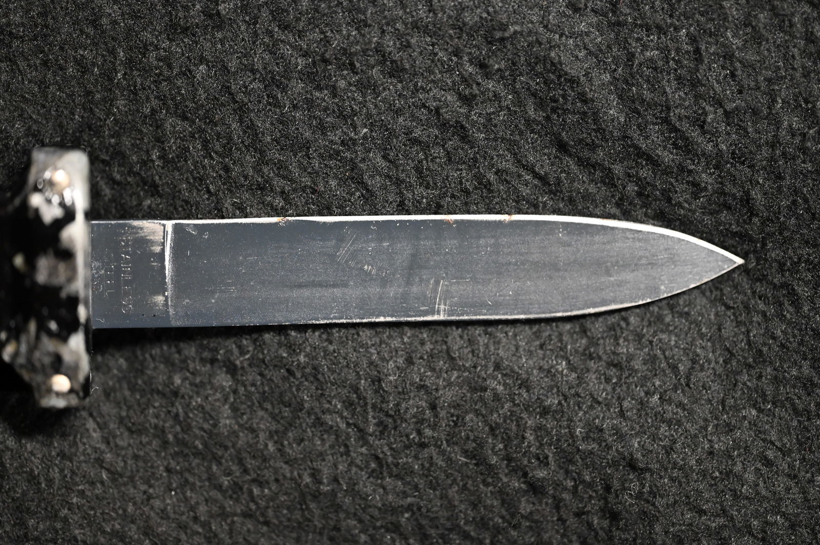 Black Eagle OTF Reverse Switchblade Knife. - 5