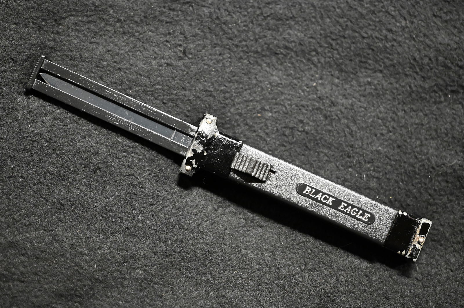 Black Eagle OTF Reverse Switchblade Knife. - 8