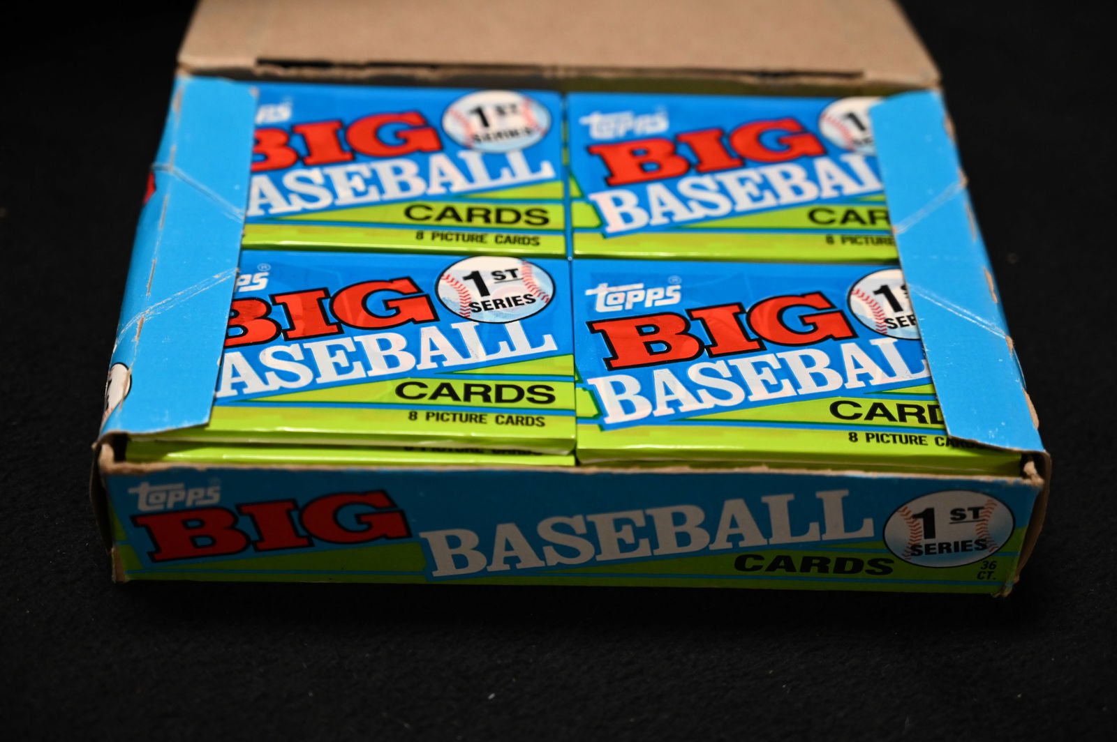 1990 Topps Big Baseball Cards Box of 36 unopened packs.: 1990 Topps Big Baseball Cards Box of 36 unopened packs.