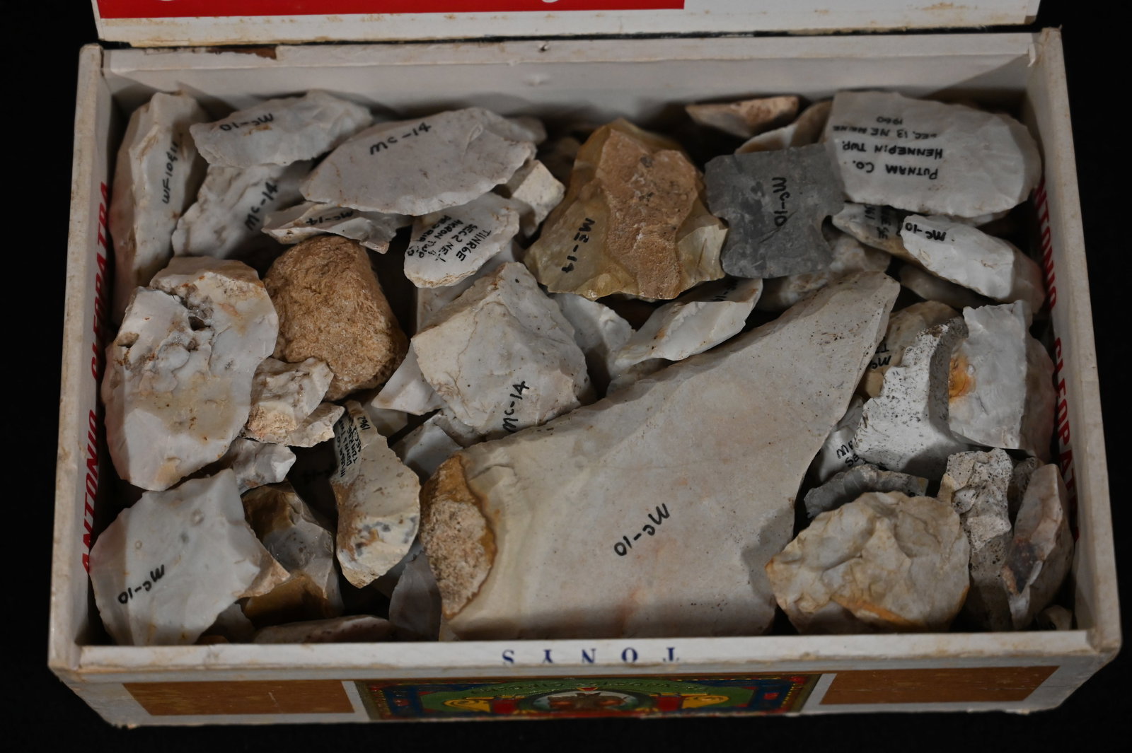 Cigar Box Full of Damaged Arrowheads Found in Fulton Co. Illinois and surrounding Counties. Cigar (1 of 5)