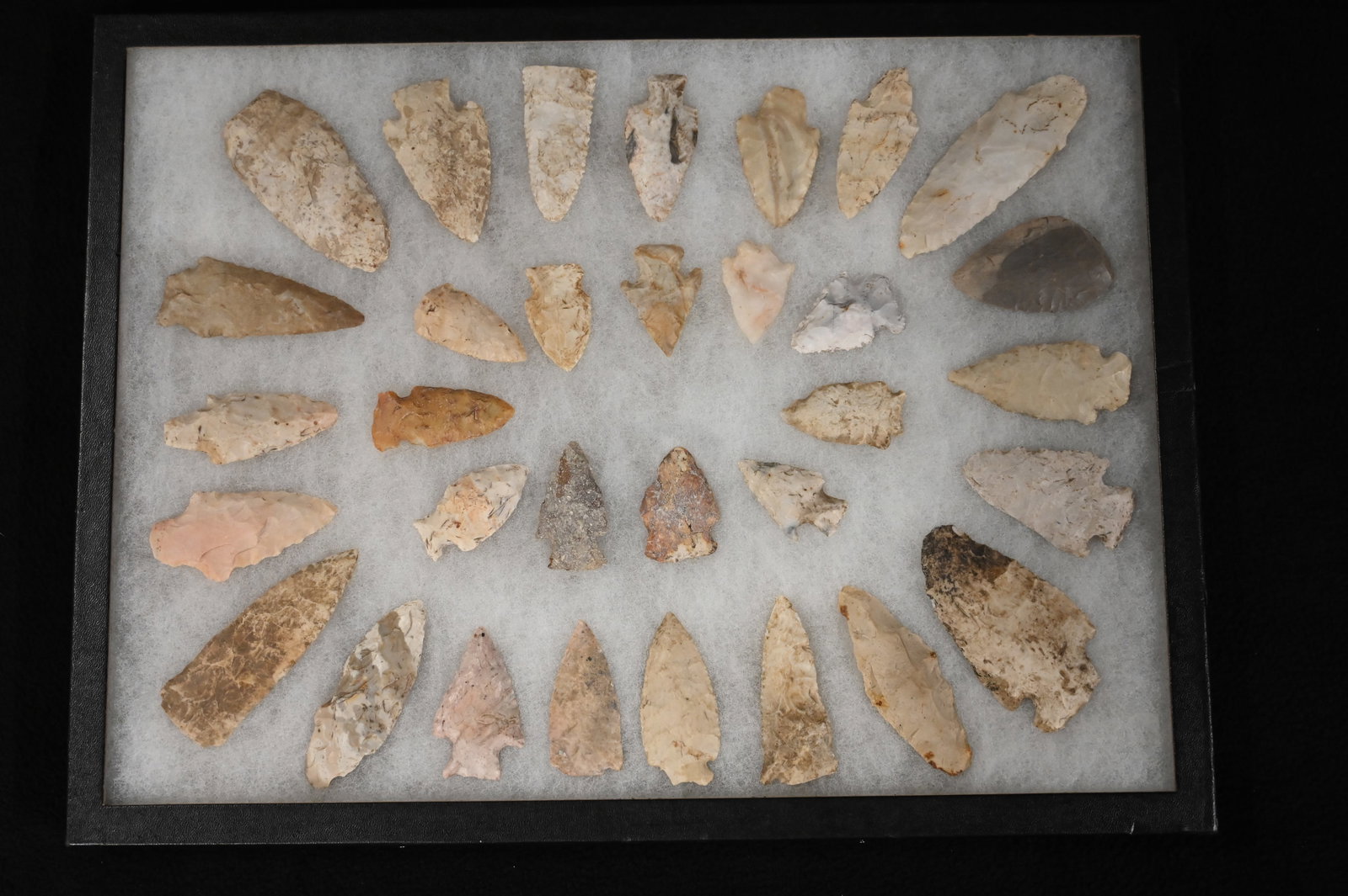 Frame of 32 Arrowheads Found in IL/MO 3 3/4" Longest. Includes Archaic -Woodland Period Artifacts. (1 of 6)