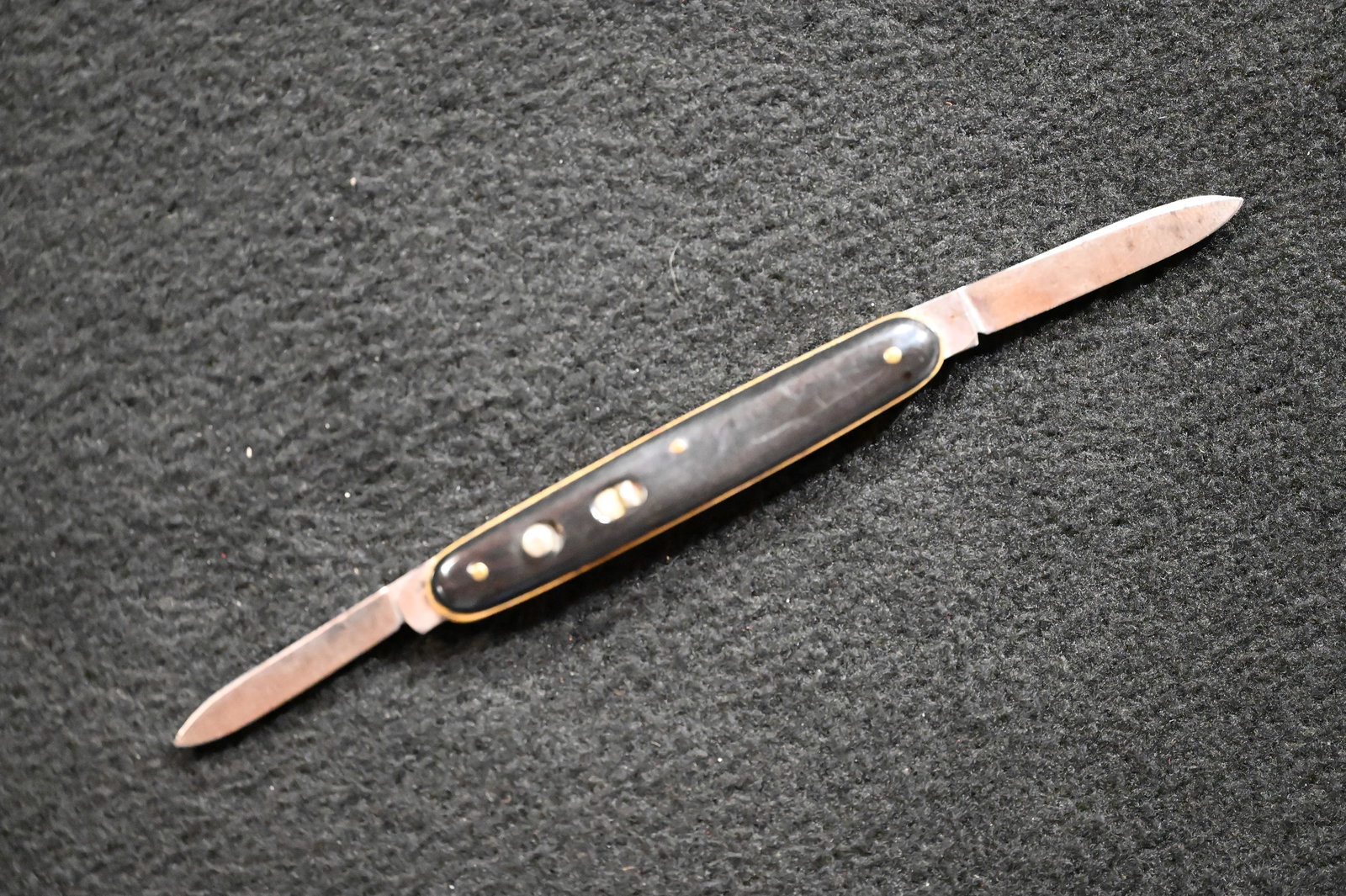 Schrade Walden Double Switchblade Knife. - 4