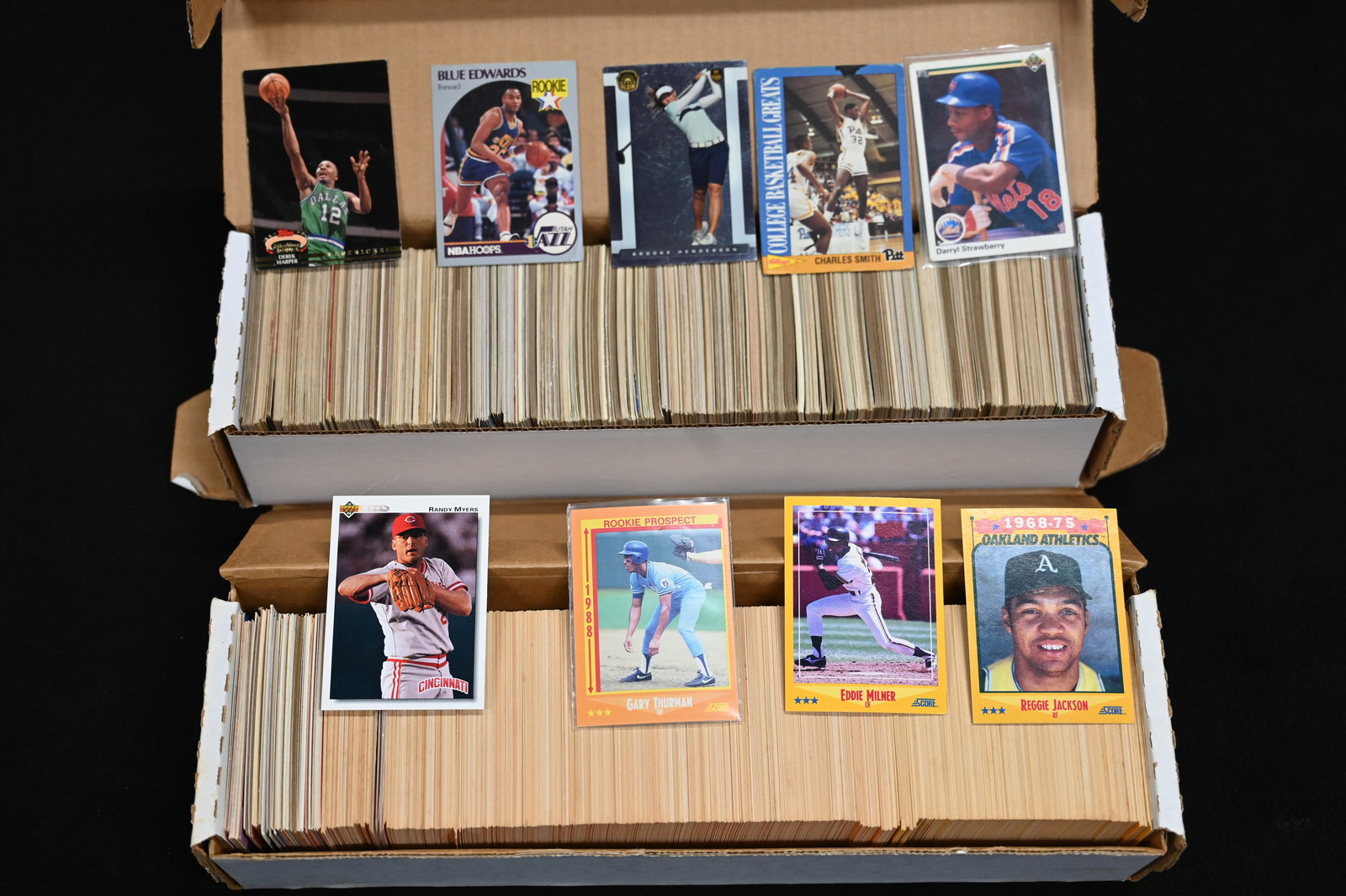 Mixed Group of Approx. 1500 Baseball, Basketball, and Football Cards. (1 of 5)