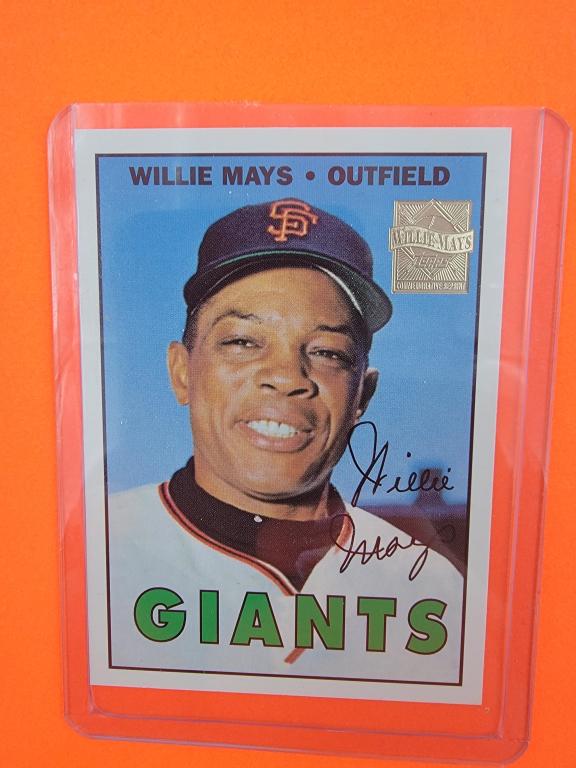 Willie Mays. 1967 TOPPS WILLIE MAYS AUTOGRAPHED CARD !! N/M (1 of 2)