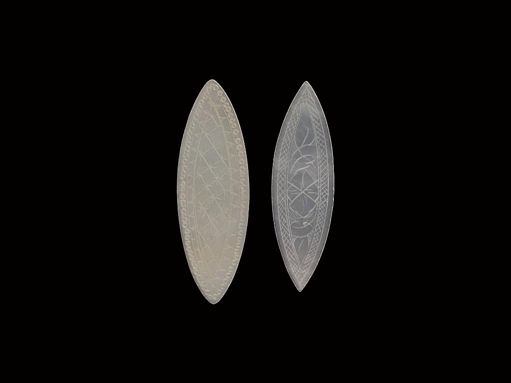 Chinese Mother of Pearl Carved Gaming Counters (1 of 5)