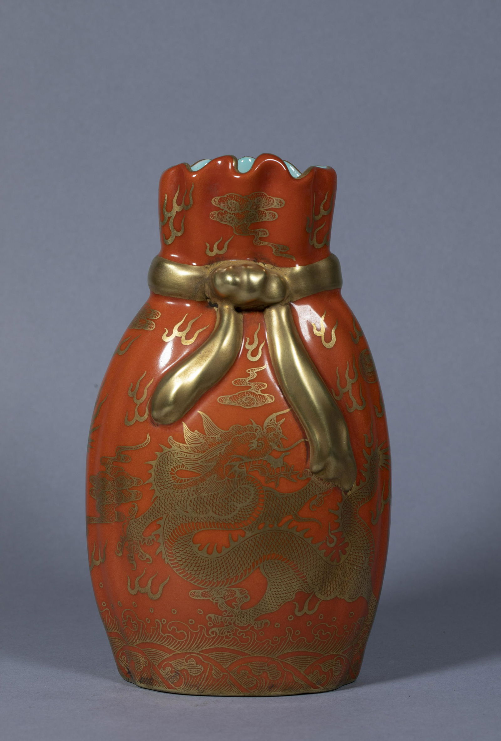 Qianlong imperial pastel painted gold dragon pattern lucky bag bottle (1 of 6)