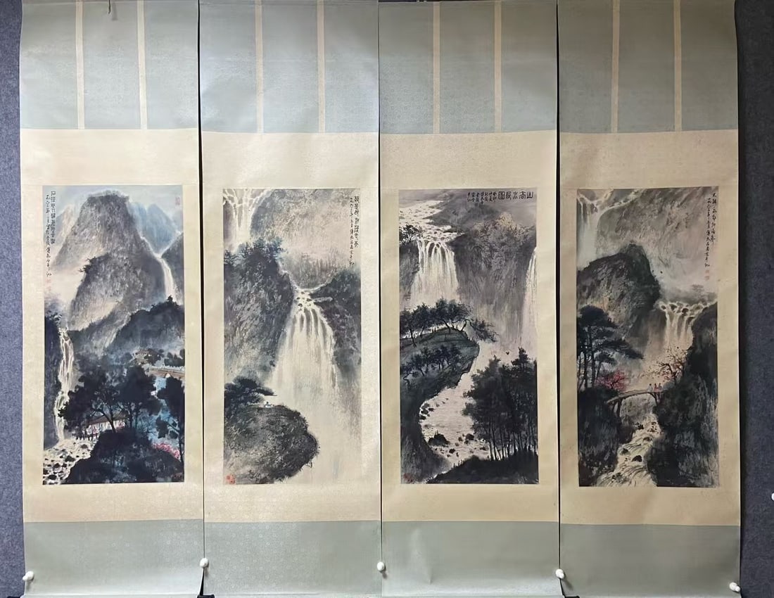 Four-panel Landscape Screen by Fu Baoshi: Using xuan paper as the base, xuan paper has a fine texture and good ink absorption, making it suitable for the creation of traditional Chinese ink paintings. The paintings are drawn using ink, Chines