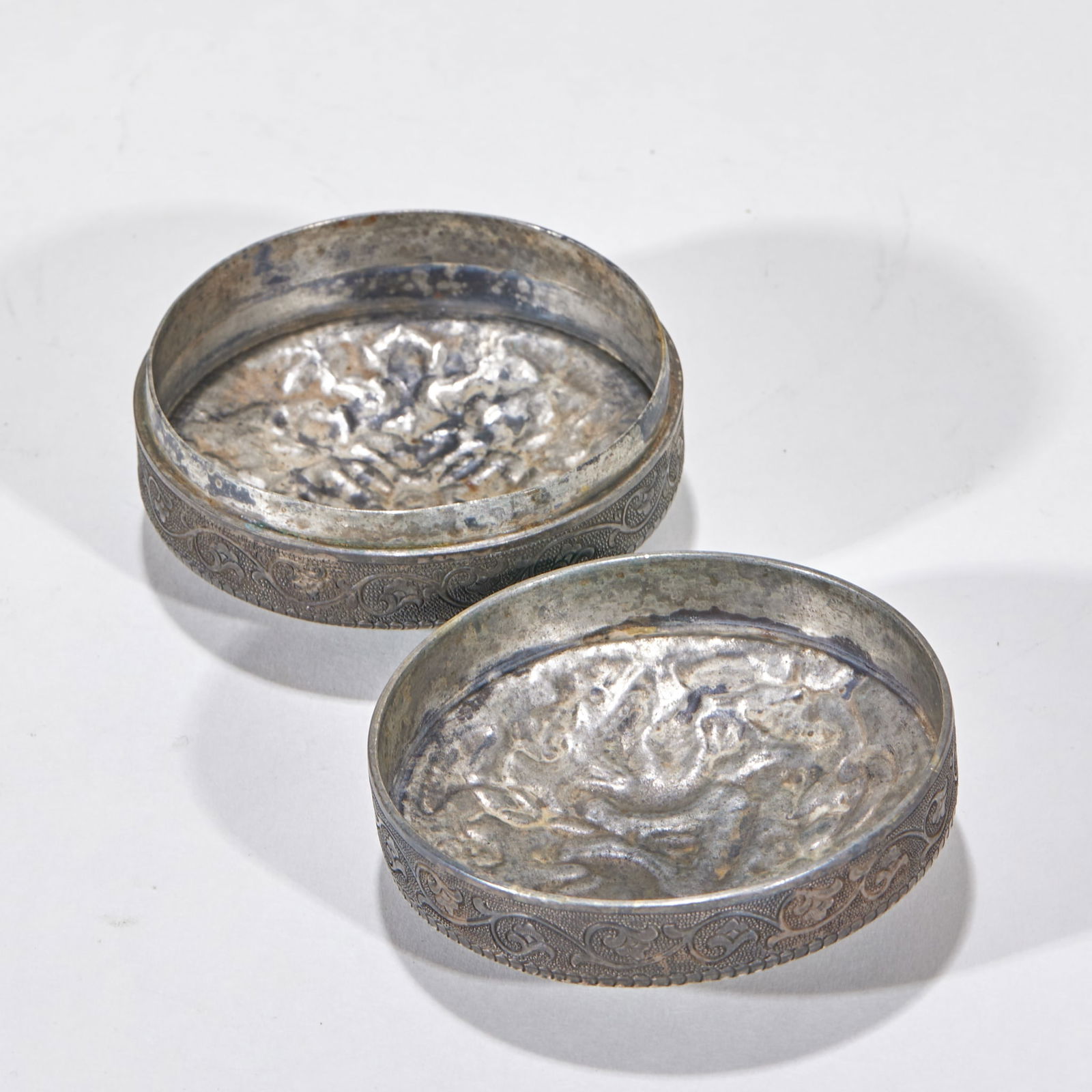 Gilt-Silver Powder Box with Flower Pattern - 6