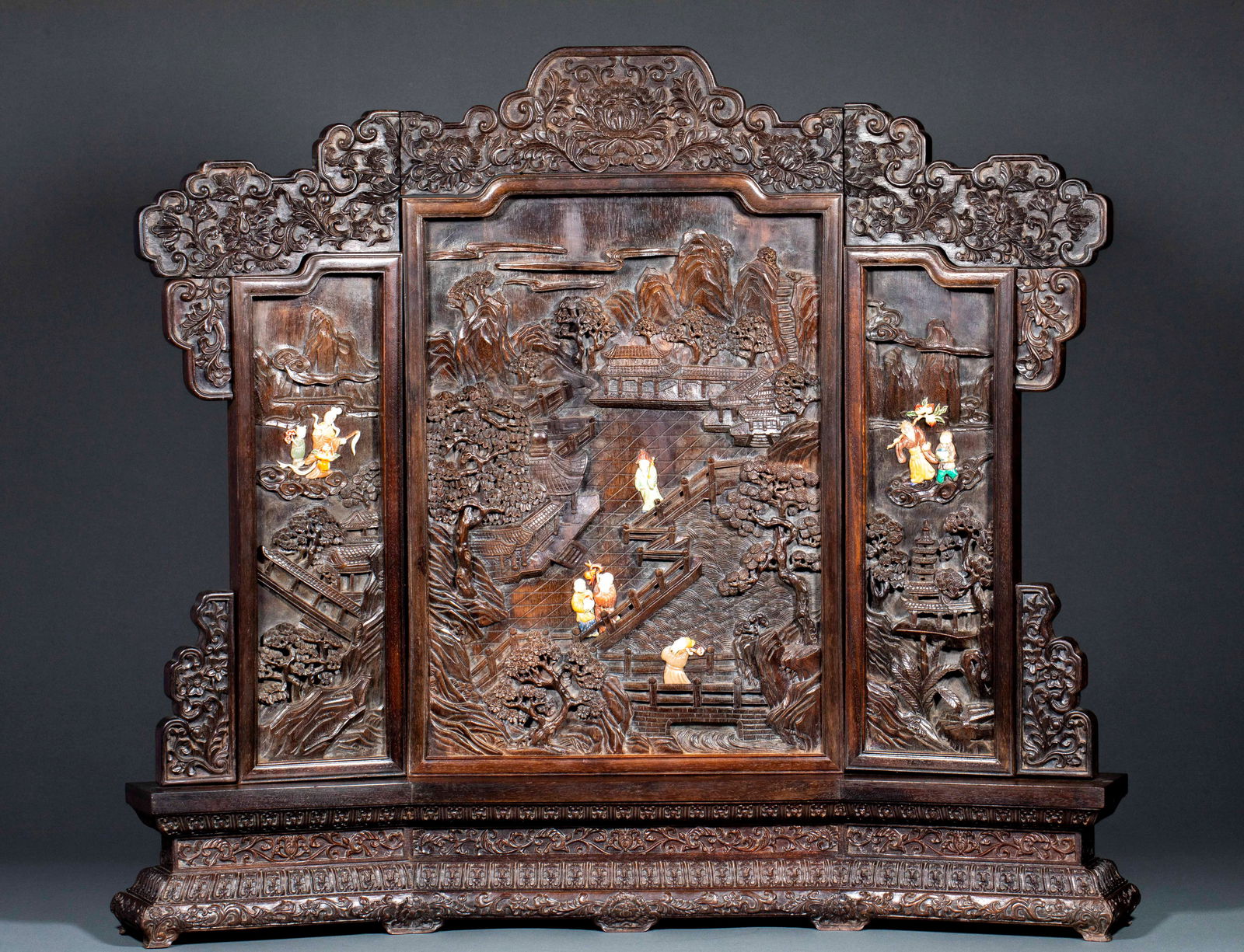 Small-Leaf Zitan Wood Screen with Inlaid Jade Figure and Courtyard Motifs, Symbolizing Promoting (1 of 15)