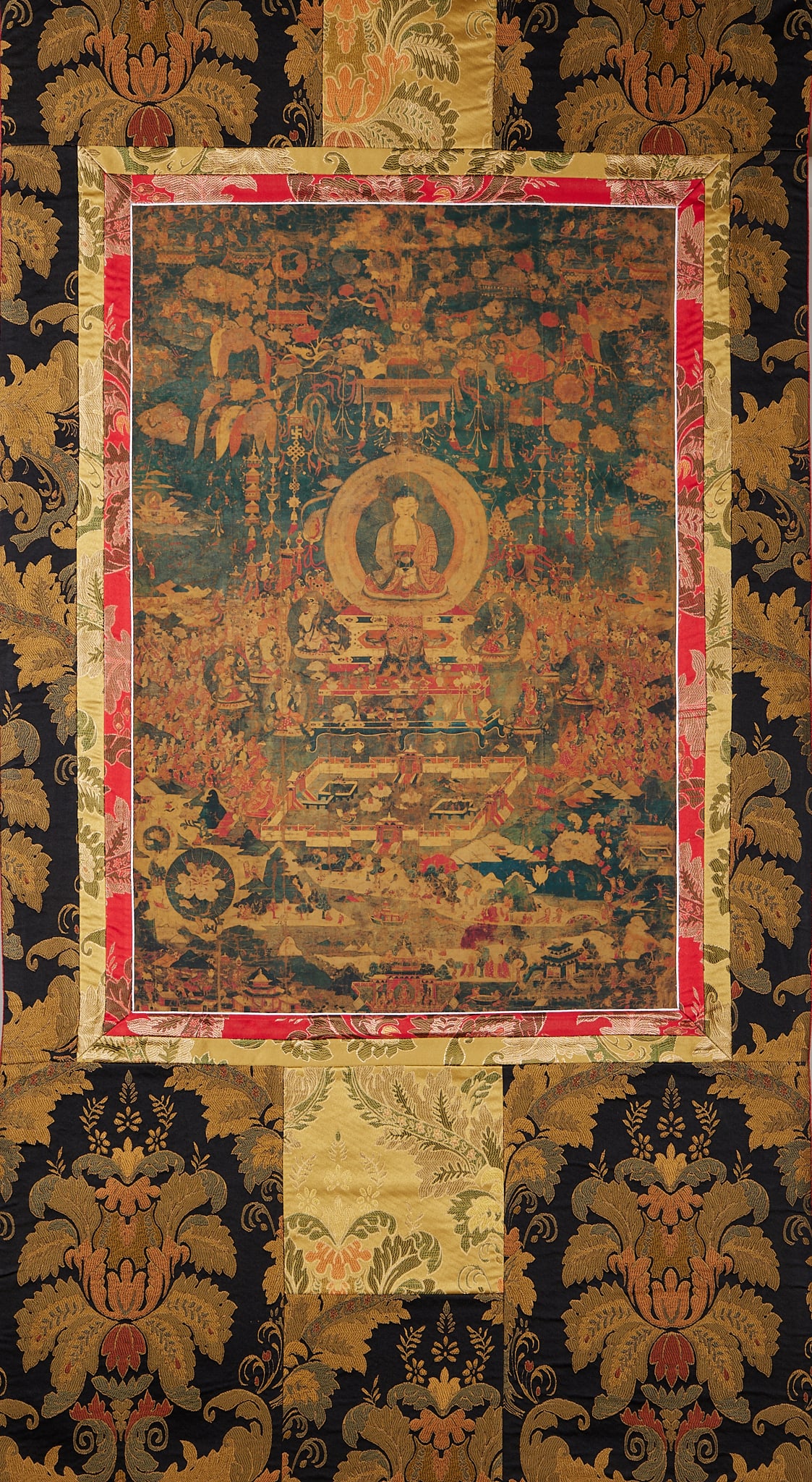 Thangka of Bhaisajyaguru (Medicine Buddha): Medicine Buddha Thangka, length 97cm, width 66cm, kesi (silk threads) painted with mineral pigments. Adopting the kesi technique of "continuous warp and discontinuous weft", the Pure Land of Medicine
