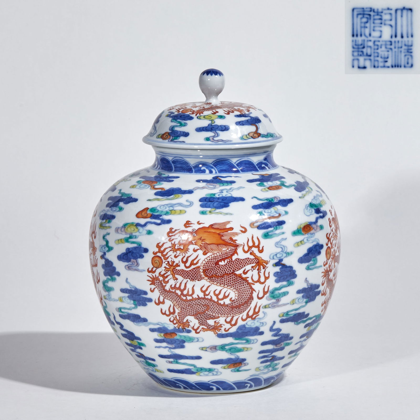 Doucai Covered Jar with Cloud and Dragon Motifs, Qianlong Reign of the Qing Dynasty (1 of 9)